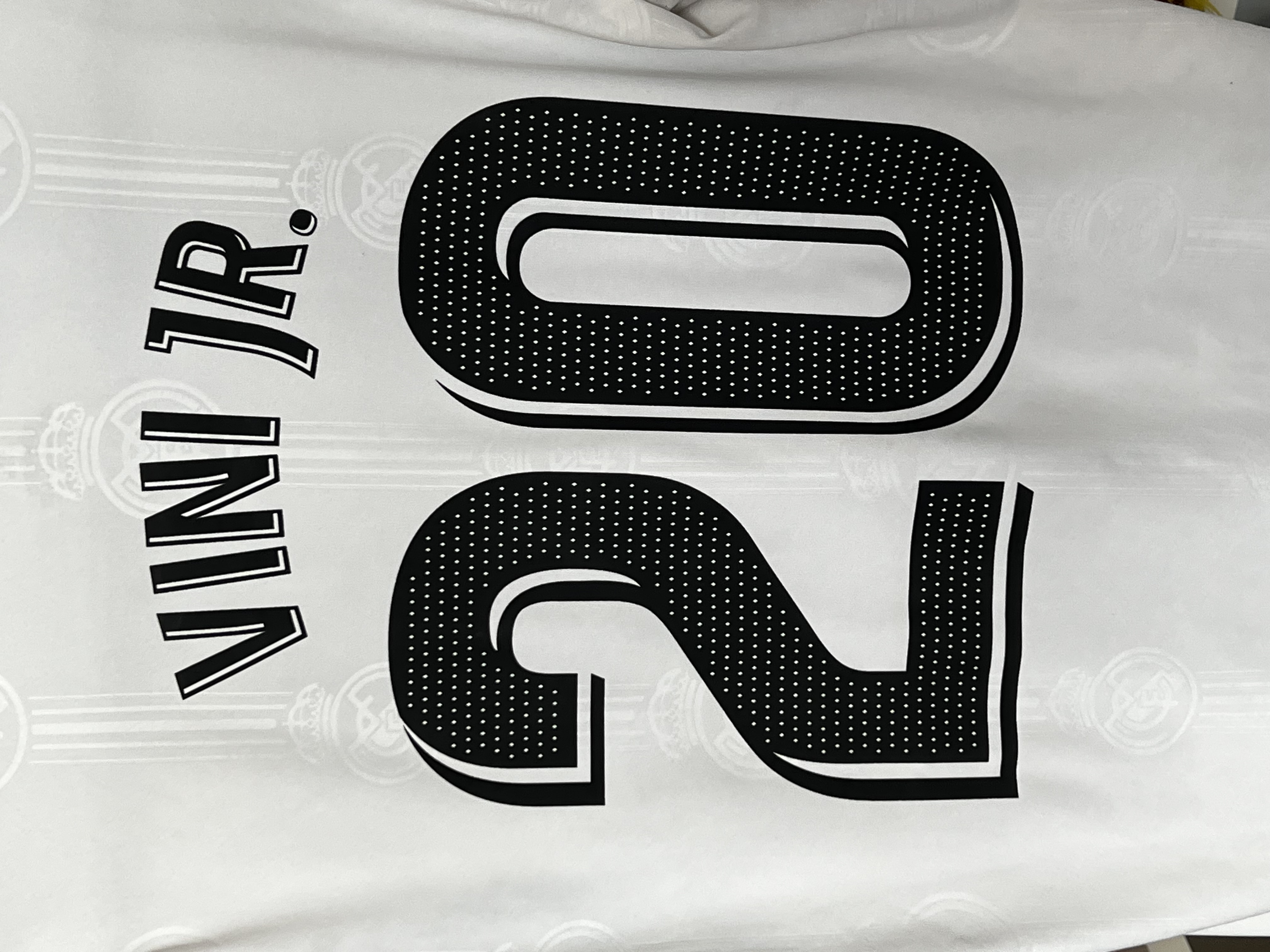 Jerse Real Madrid “Vini” (15-16 Niño) amplia a Chica adulto