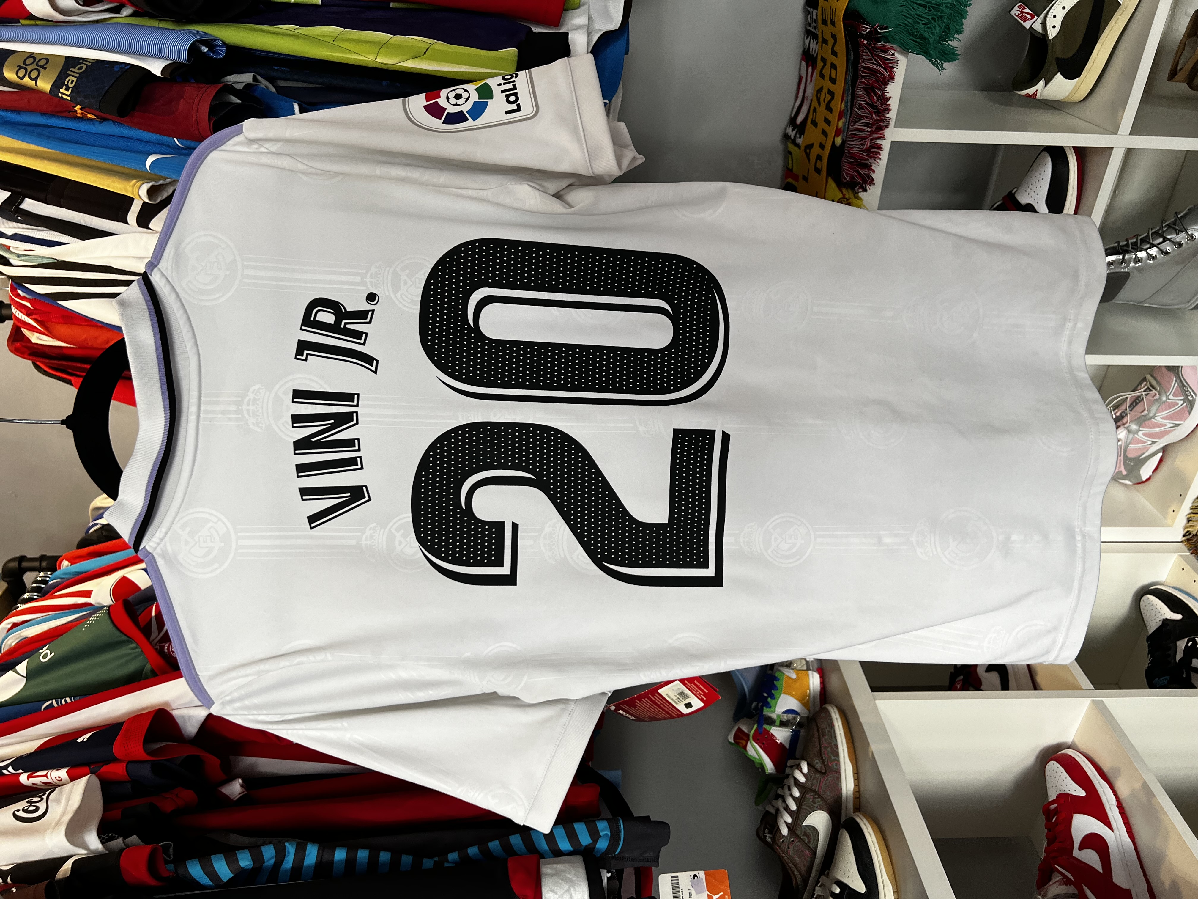 Jerse Real Madrid “Vini” (15-16 Niño) amplia a Chica adulto