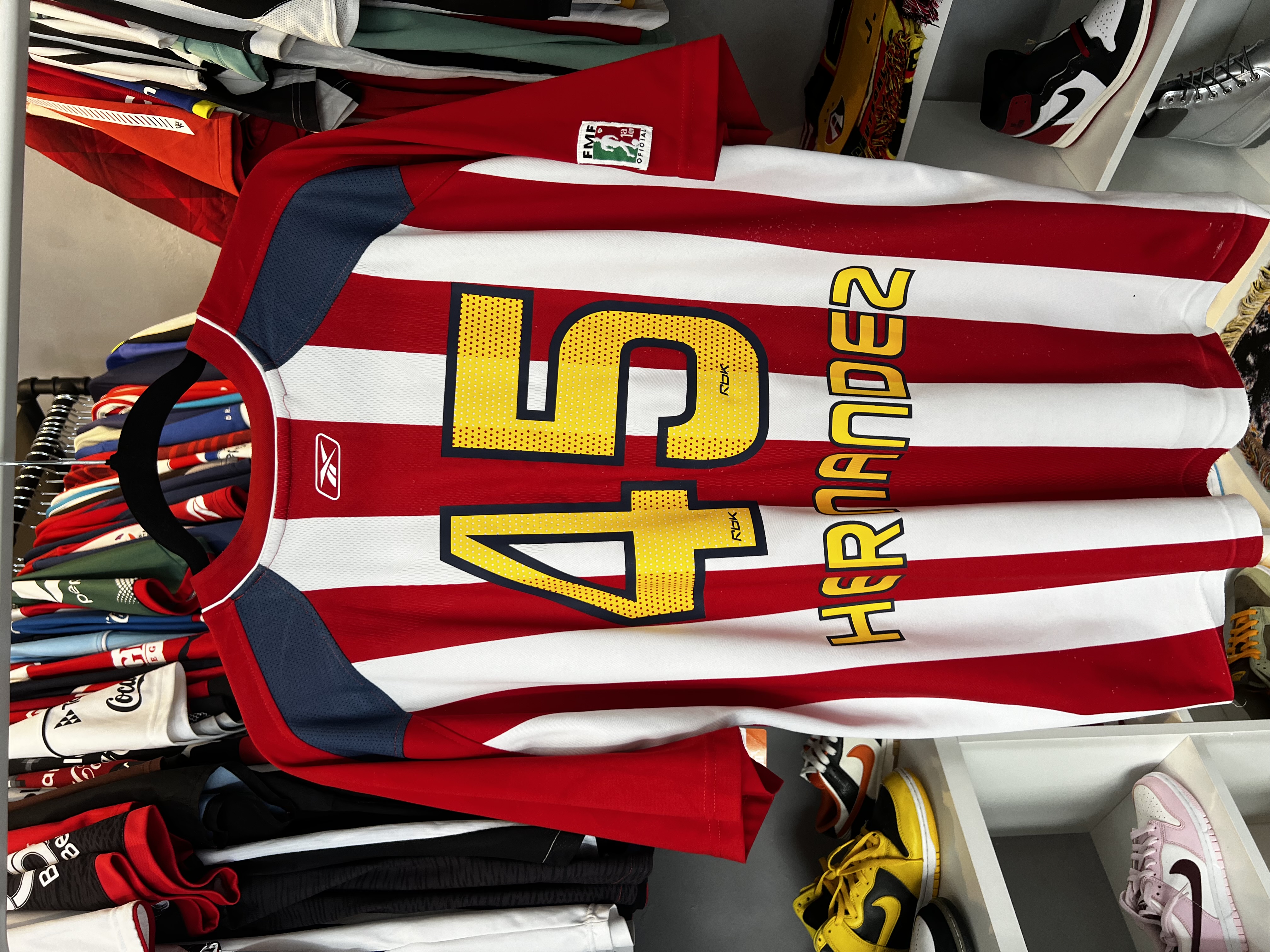 Jersey Chivas “J. Hernández” (L)