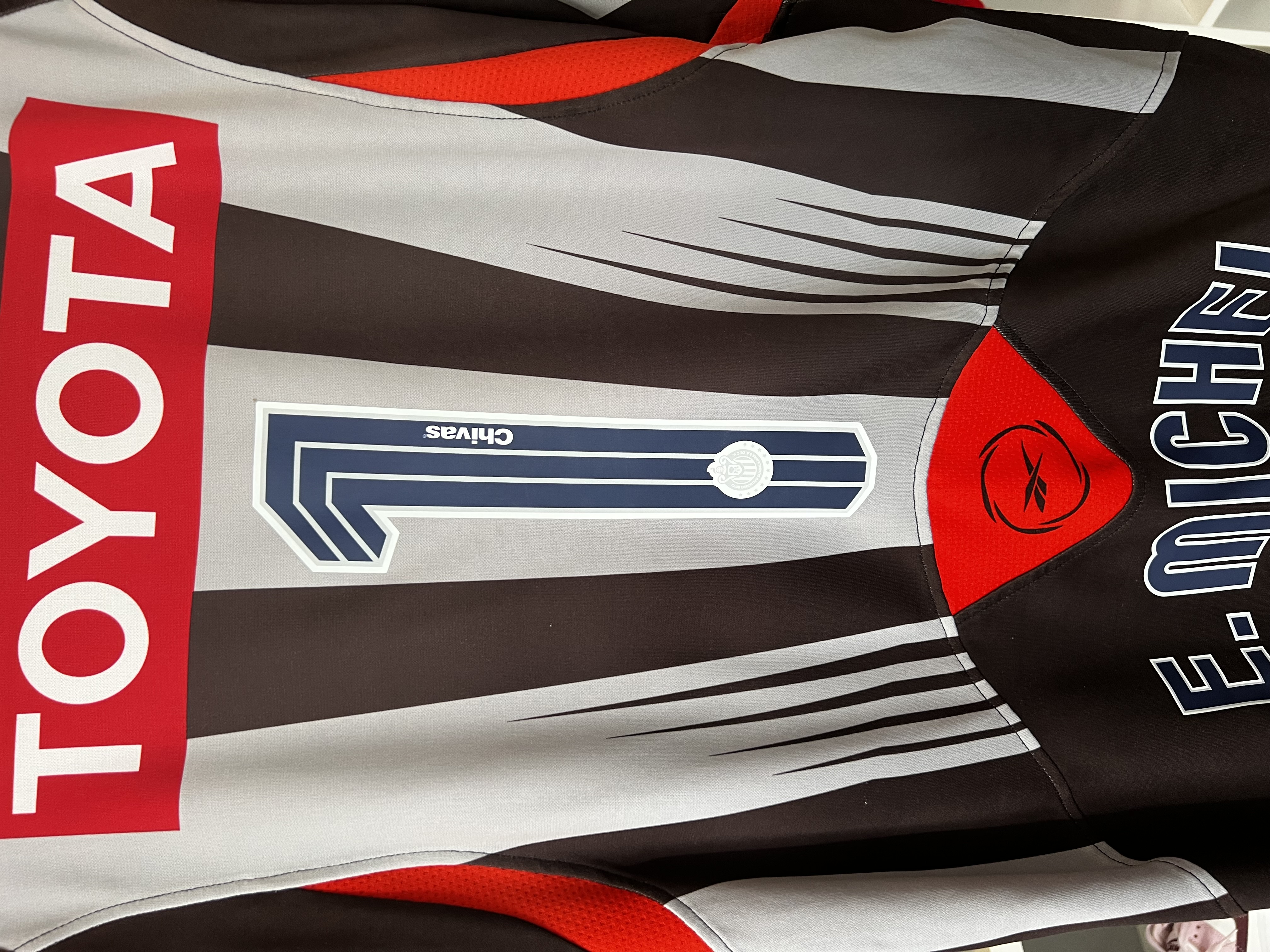 Jersey Chivas “Michel” (Ch) amplia 