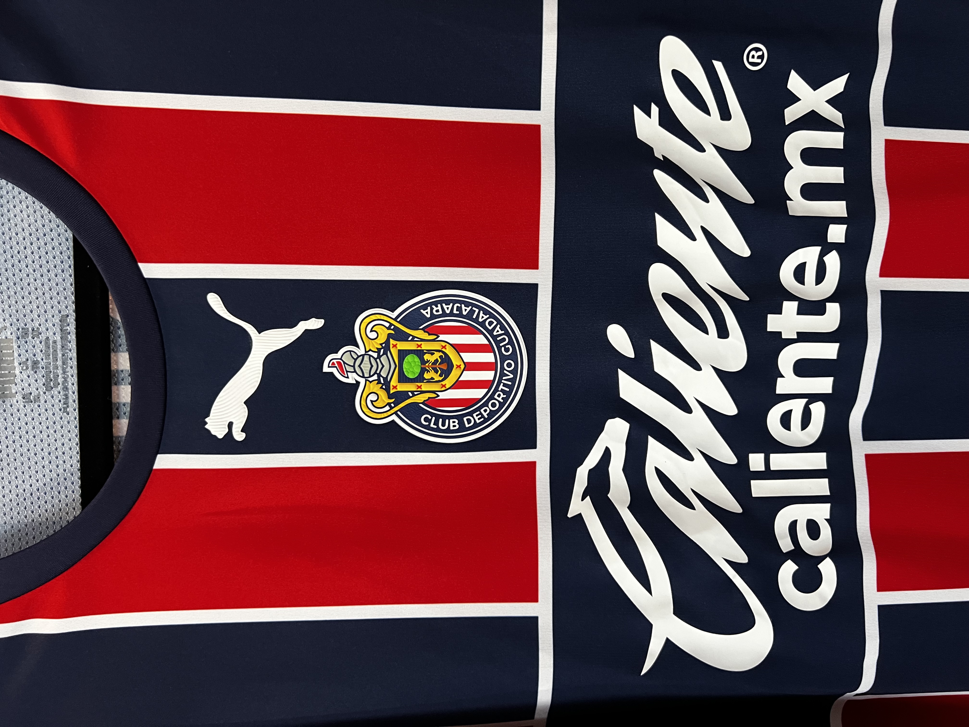 Jersey Chivas Versión Jugador “Pocho” (XL)