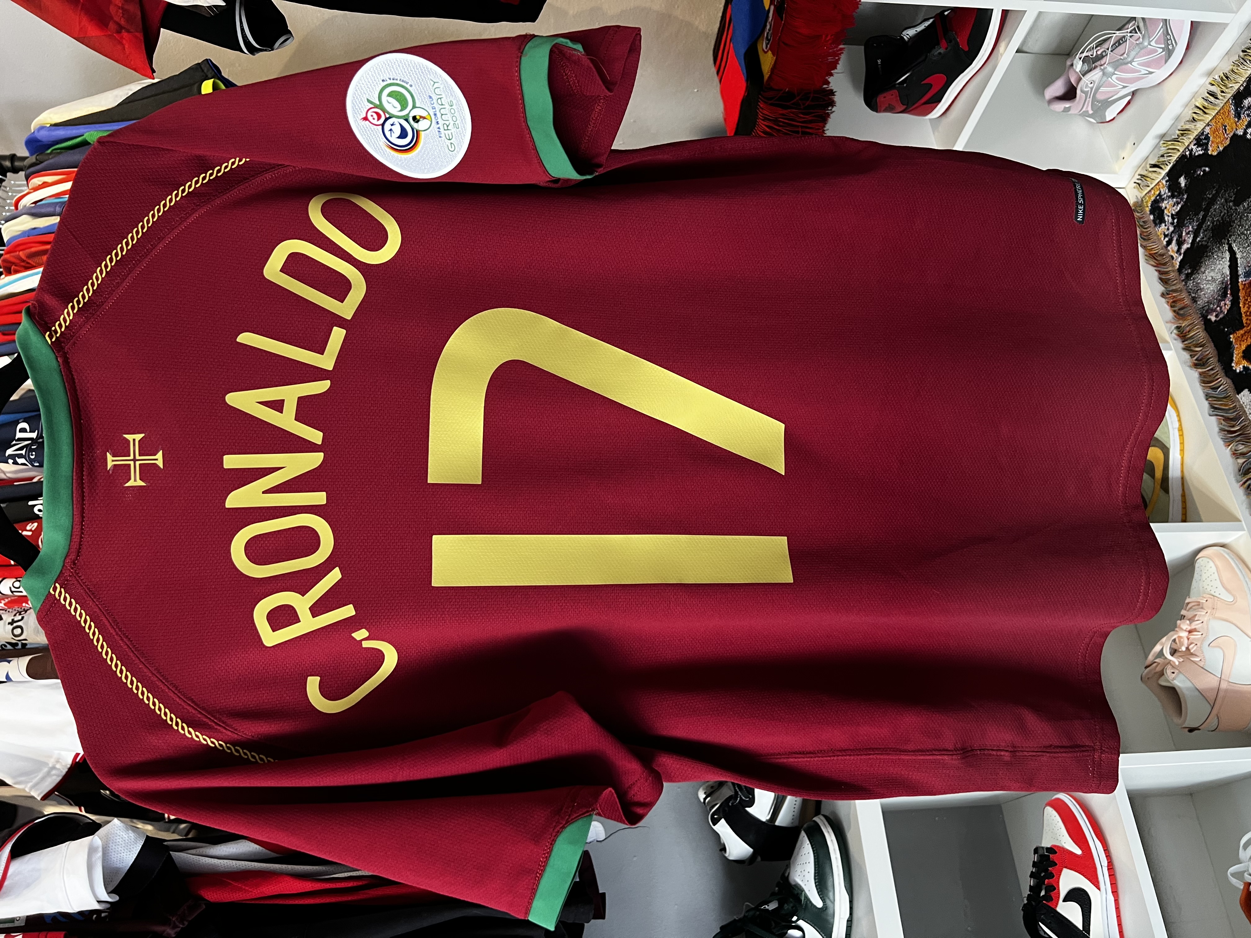 Jersey Portugal “C. Ronaldo” (L) 2006