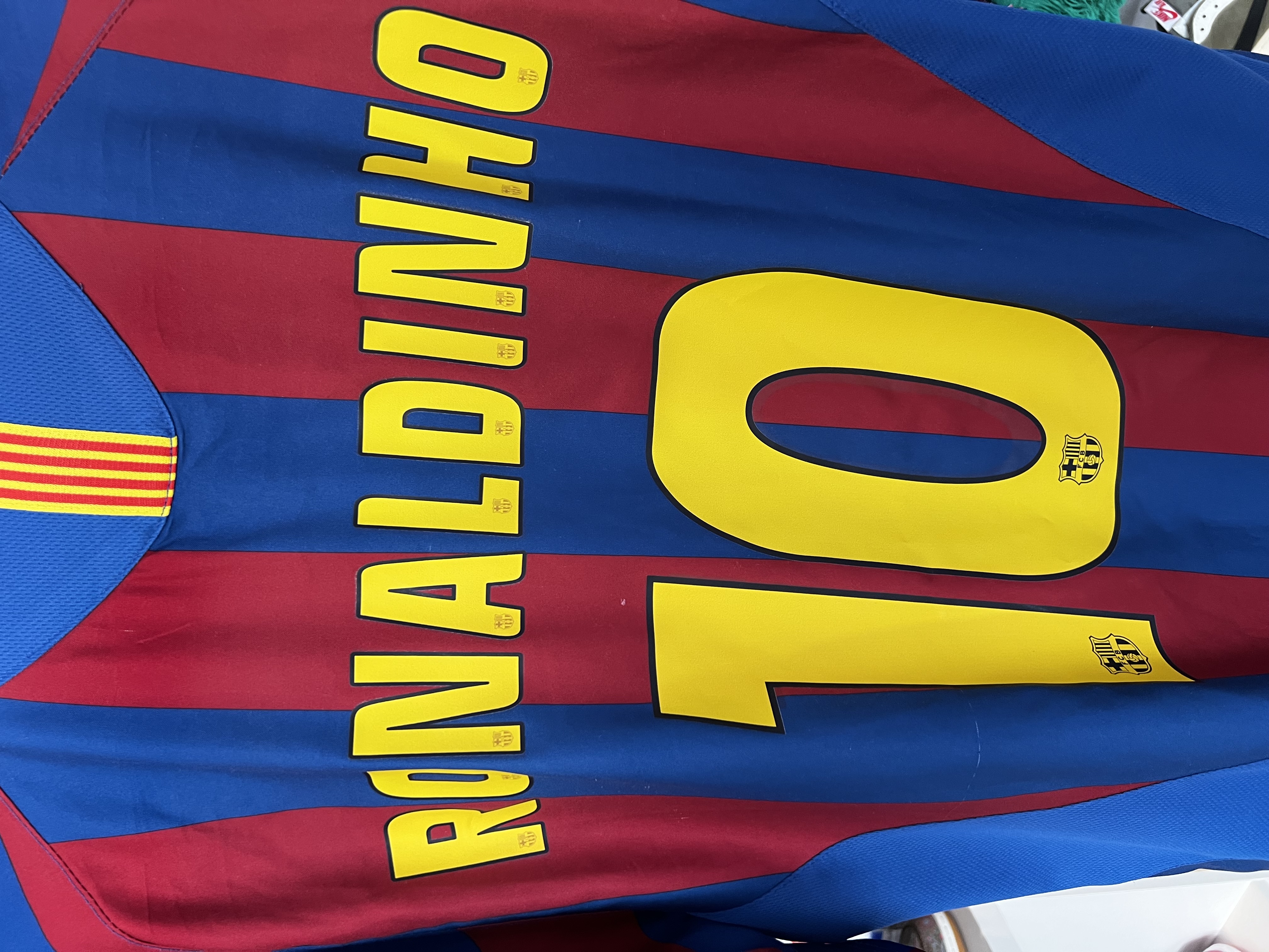 Jersey Barcelona “Ronaldinho” (L)