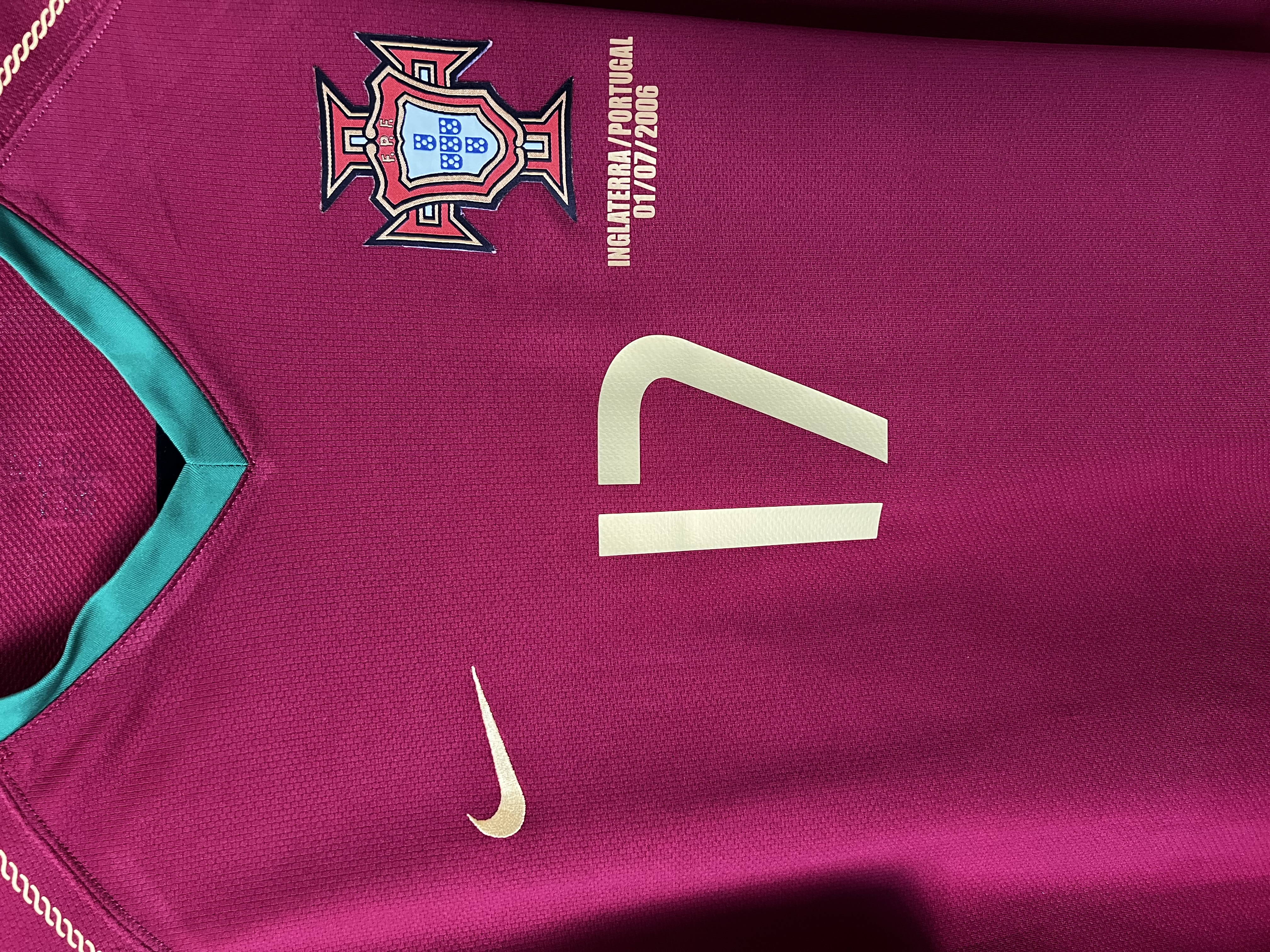 Jersey Portugal “C. Ronaldo” (L) 2006