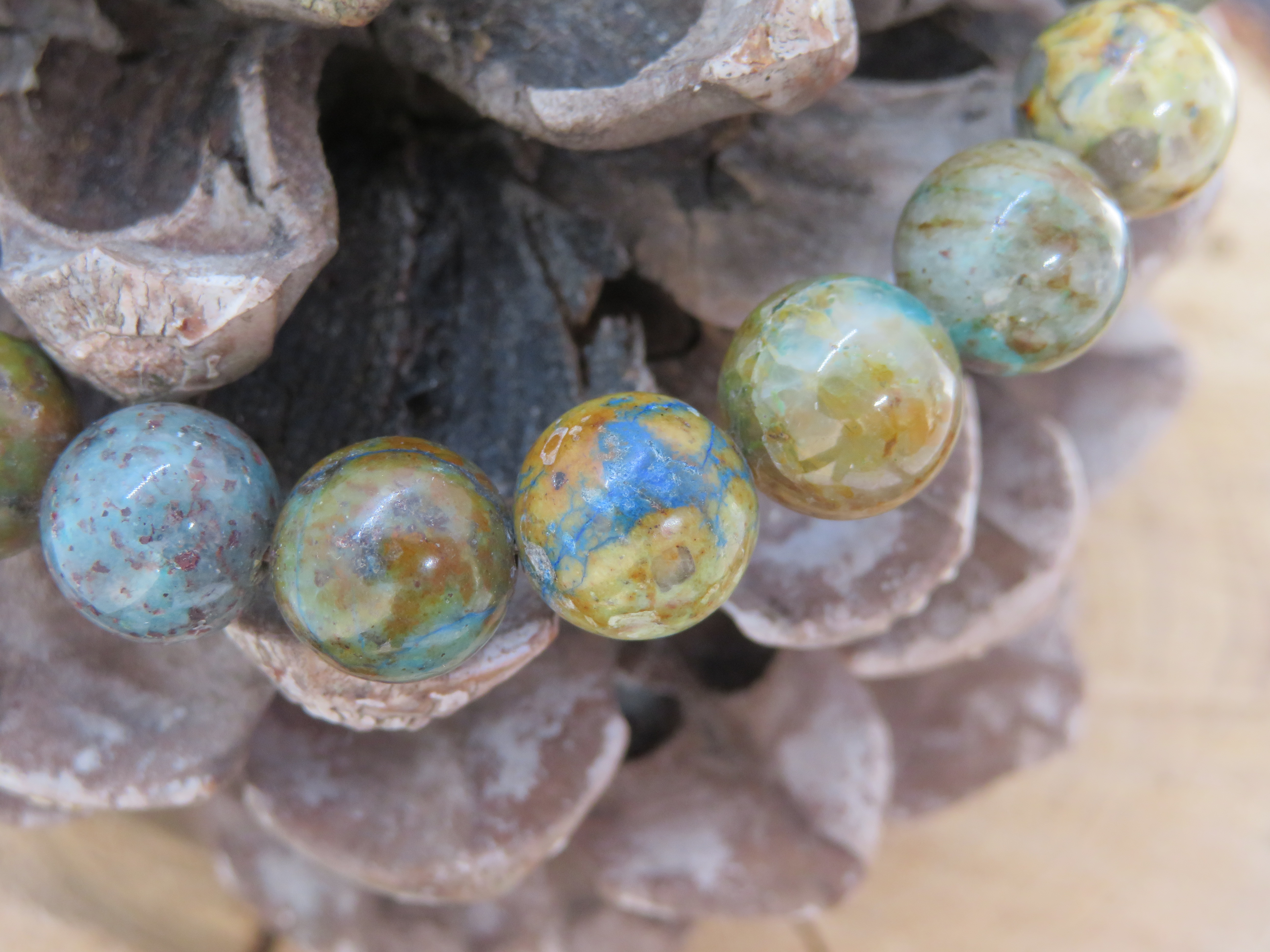 Bracelet  chrysocolle sur gangue 10mm