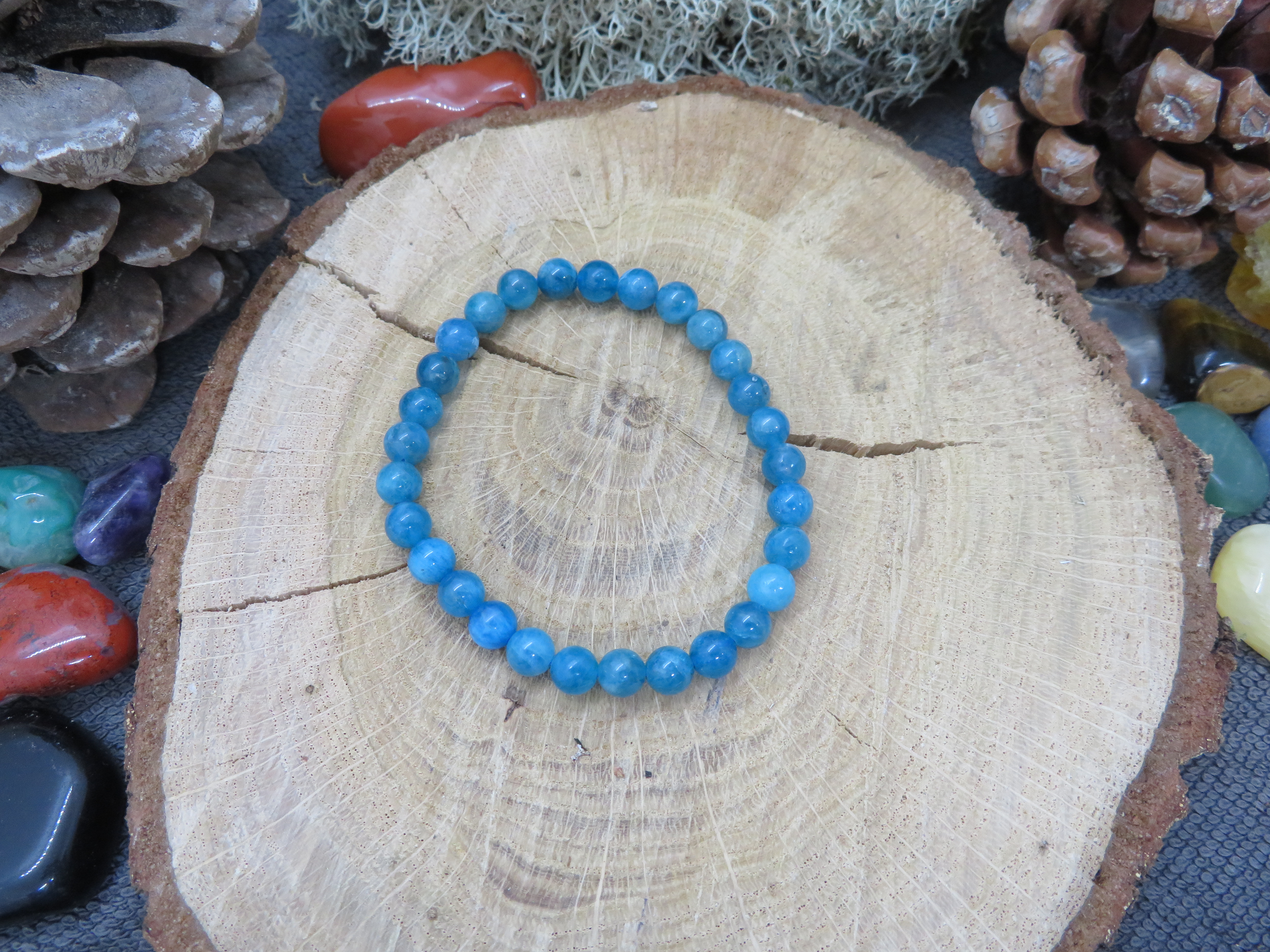 Bracelet apatite bleue AA 06mm 
