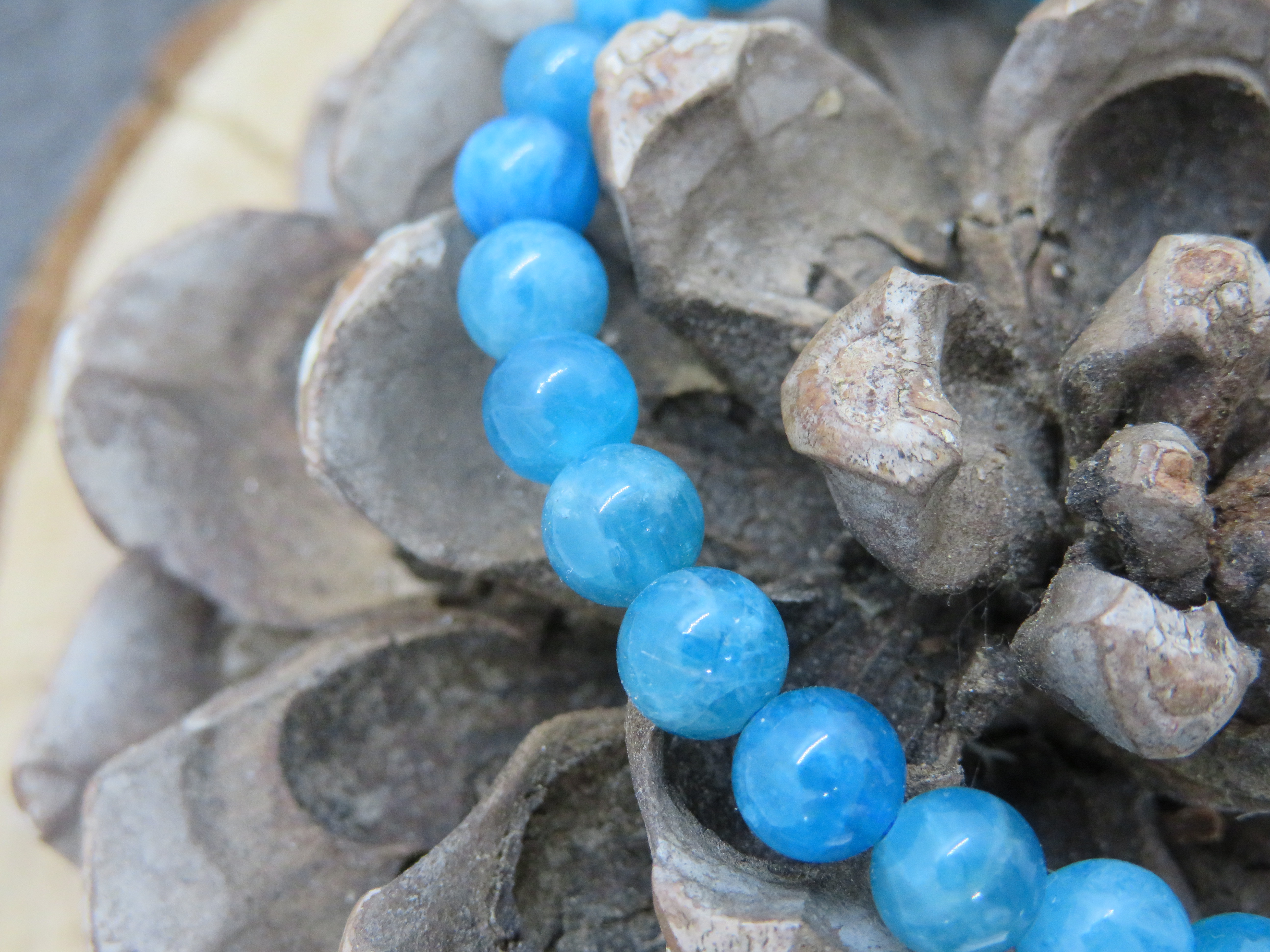 Bracelet apatite bleue AA 06mm 