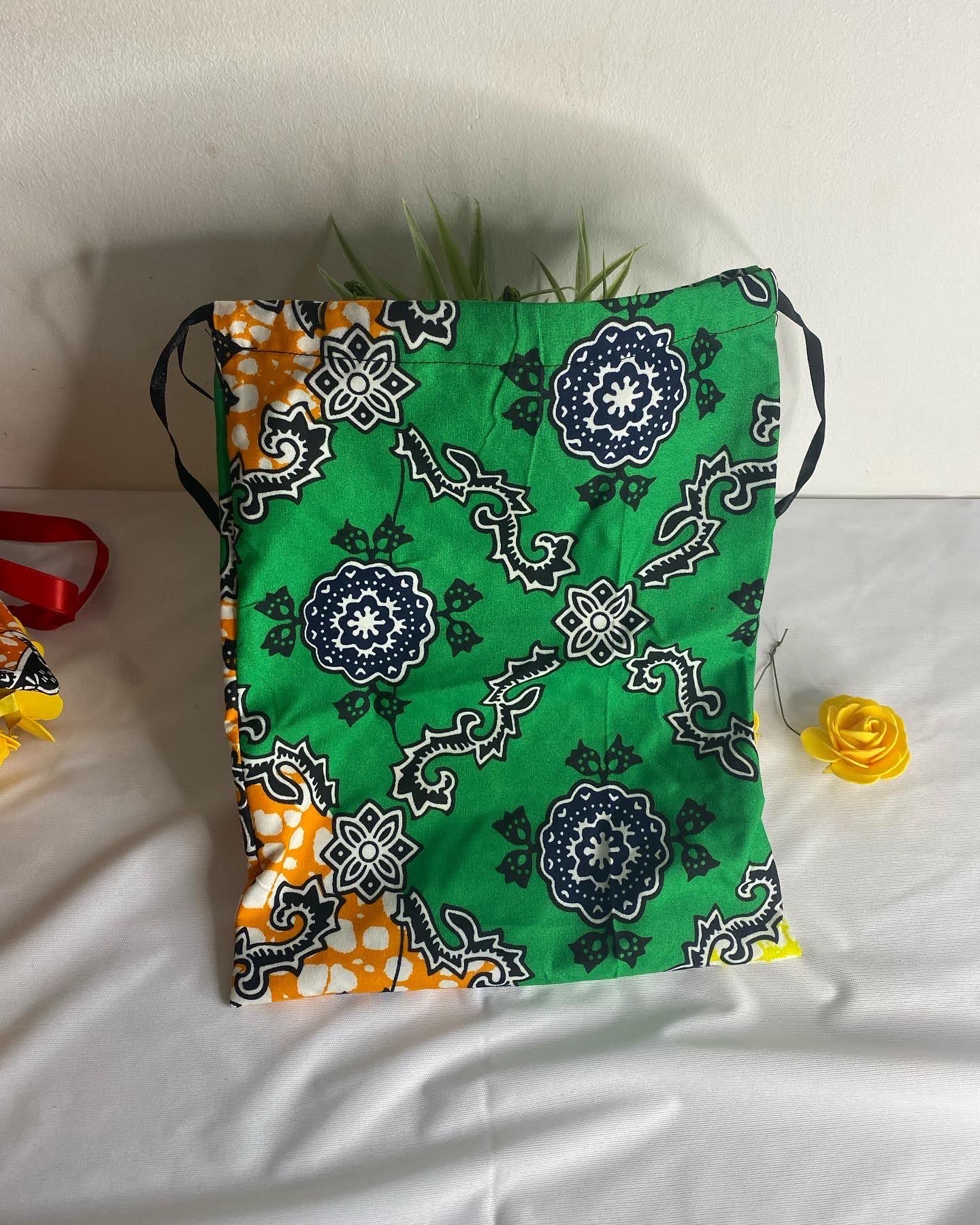 Pochon coloré en tissu wax