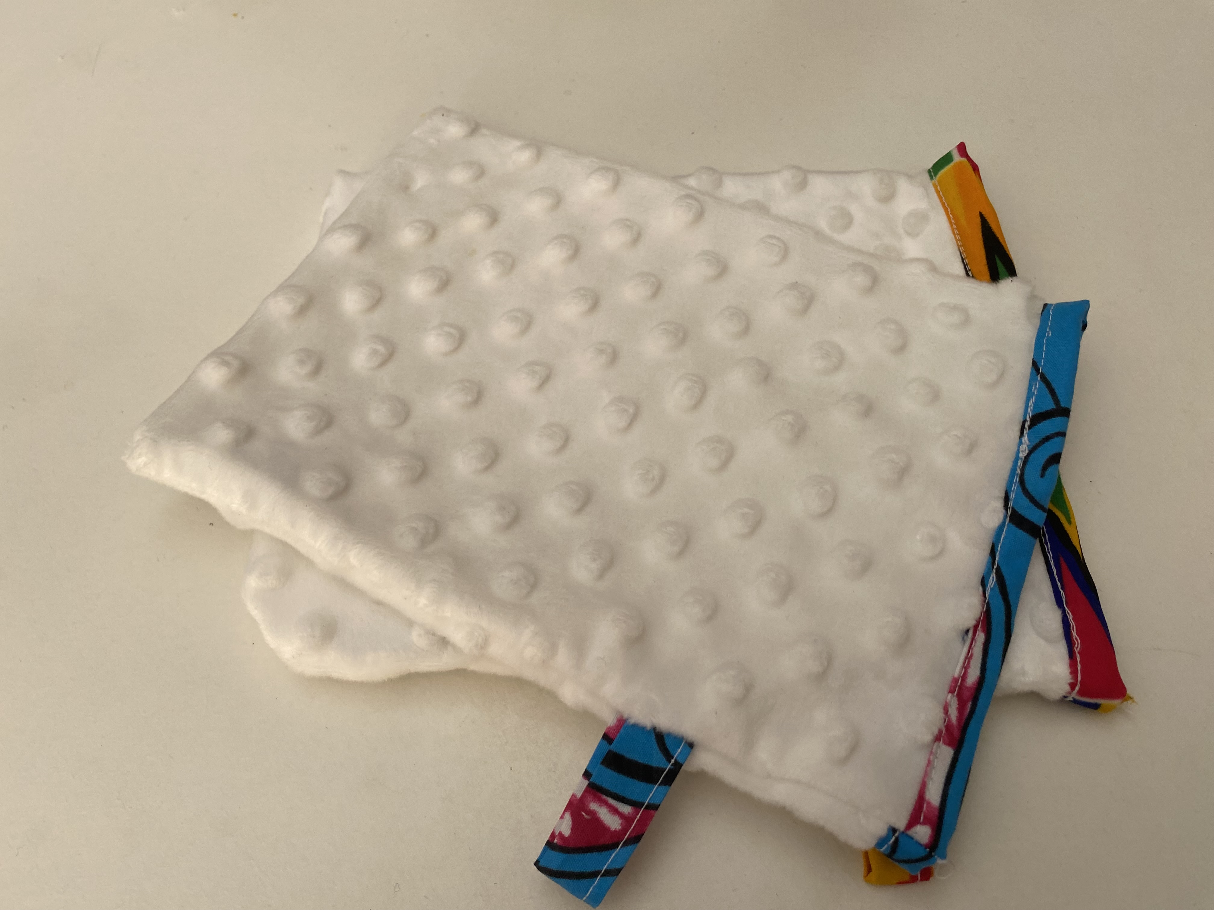 Gant démaquillant en minky