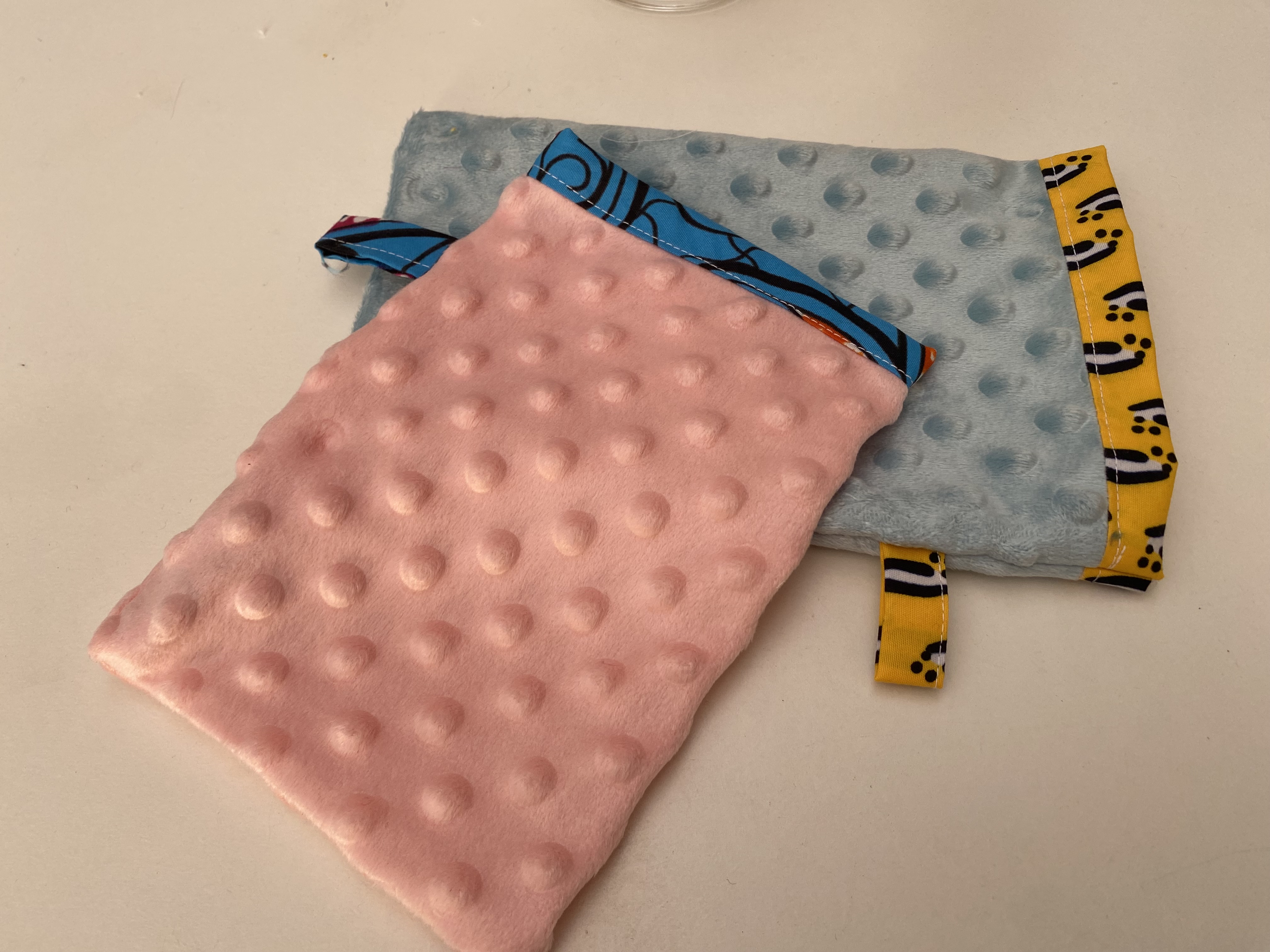 Gant démaquillant en minky
