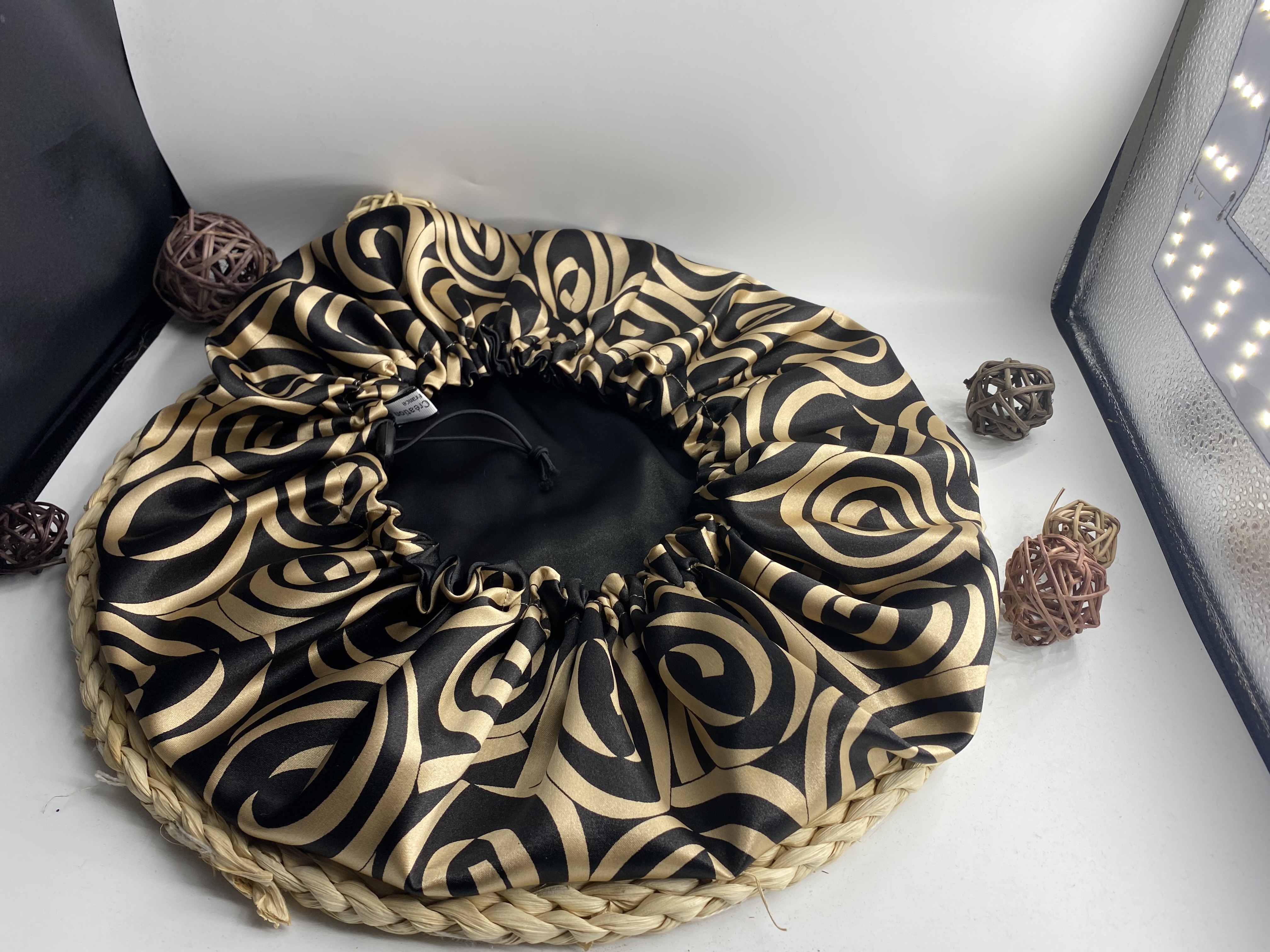 Bonnet en satin