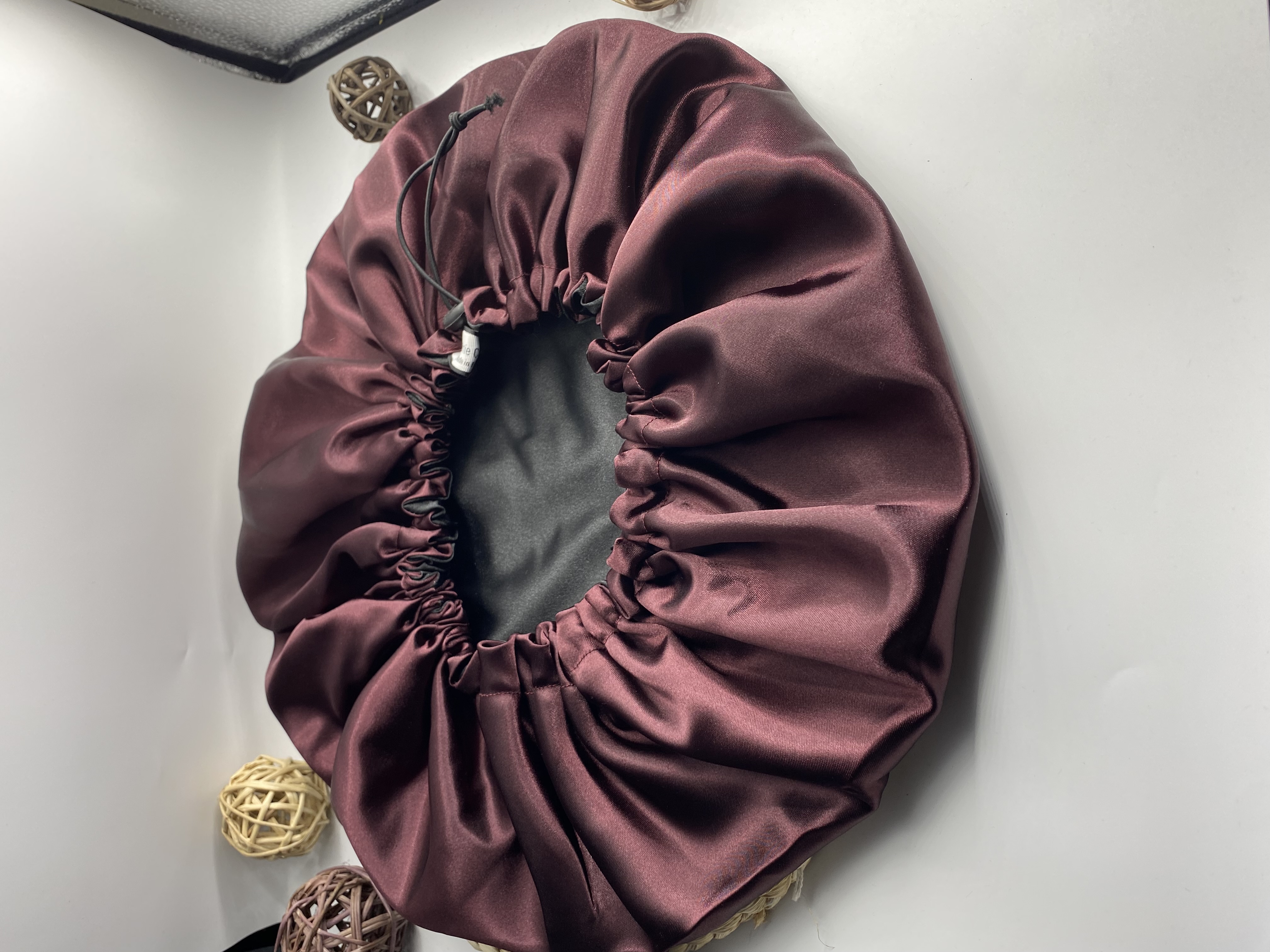 Bonnet en satin
