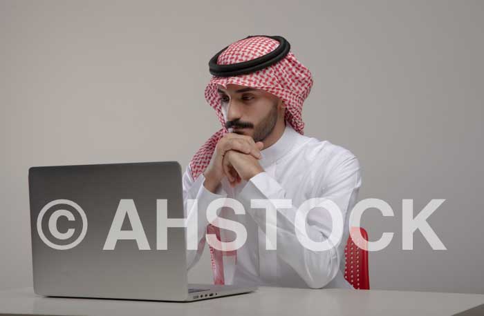 حزمة ٢٣ صورة اعلانية
