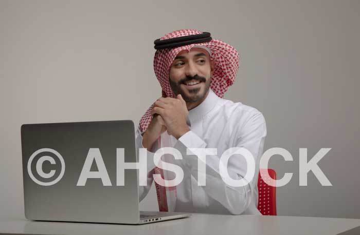 حزمة ٢٣ صورة اعلانية