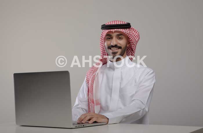 حزمة ١٥ صورة اعلانية