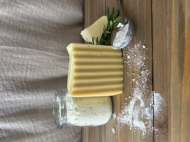 Goats Milk & Kaolin Clay Cleansing Bar