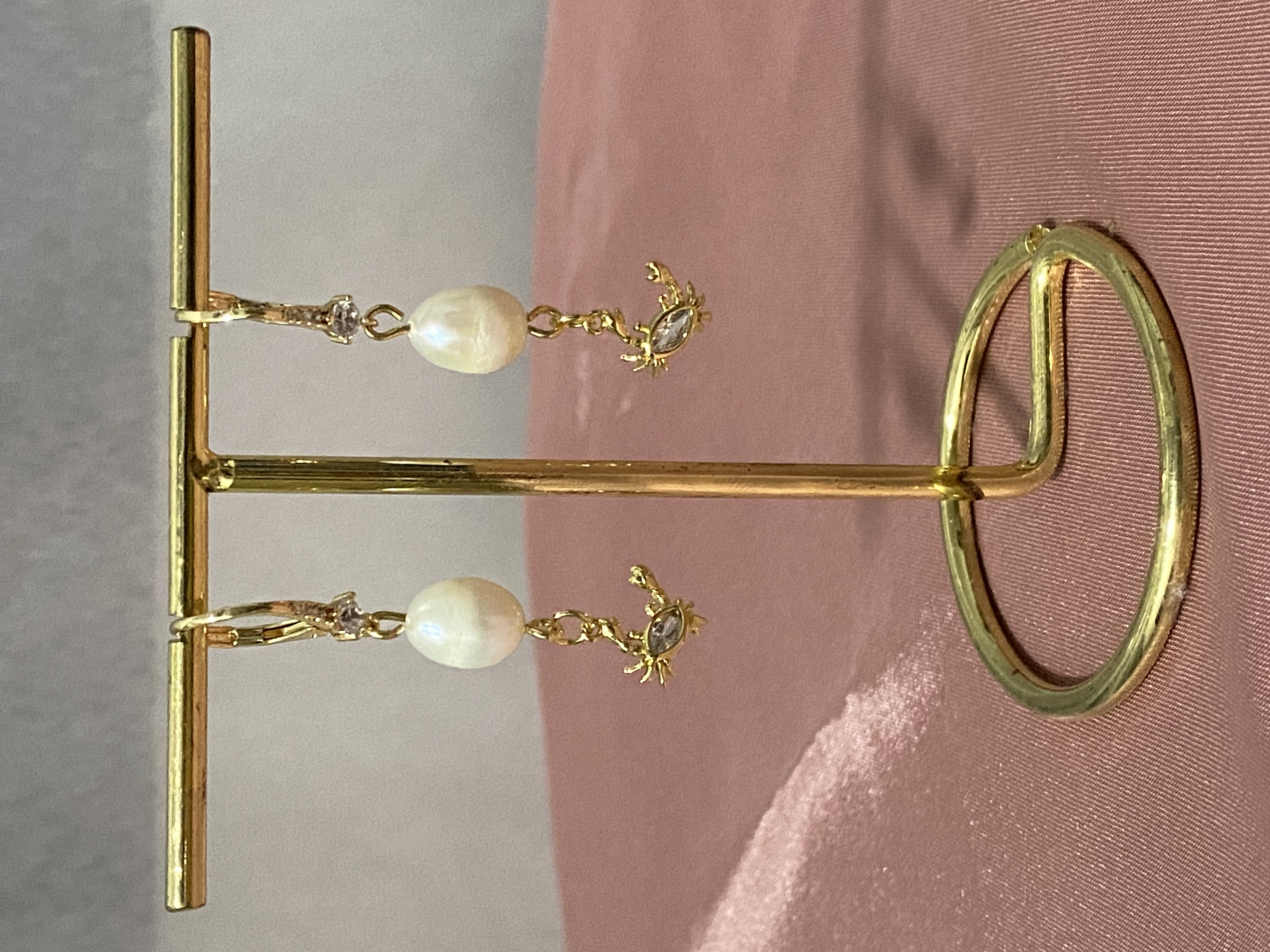 Crabby Freshwater pearls earrings