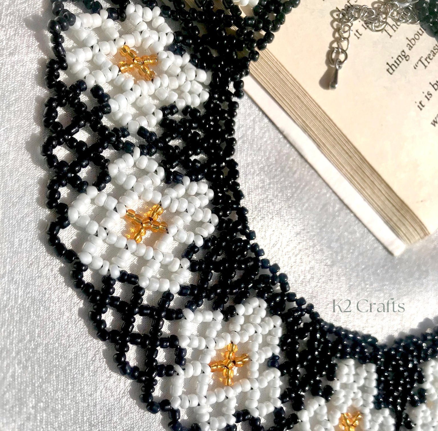 Daisy Beaded Mesh Necklace