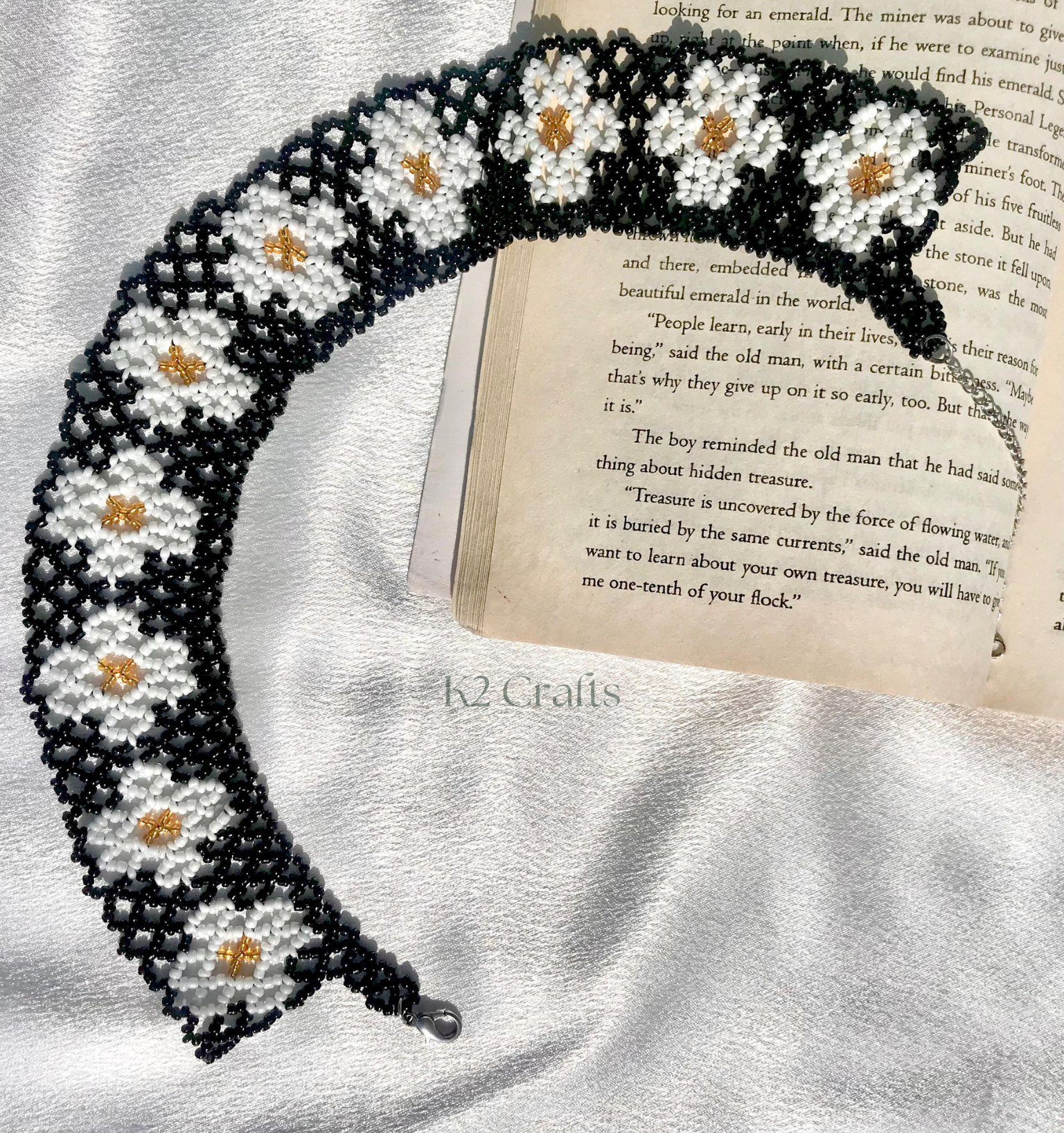 Daisy Beaded Mesh Necklace