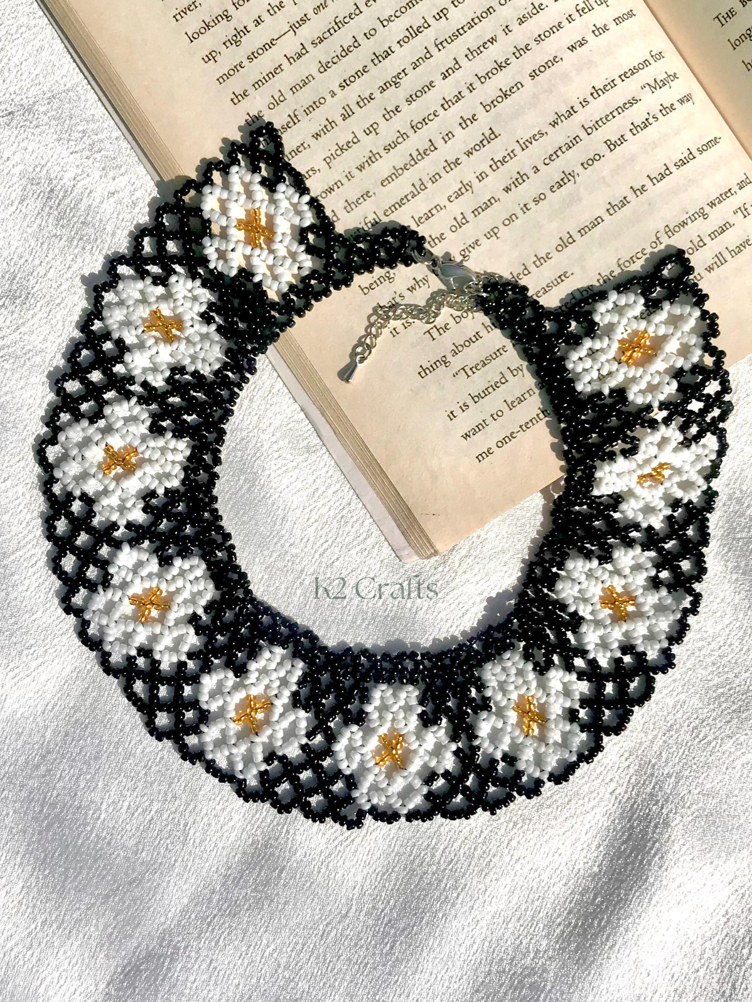 Daisy Beaded Mesh Necklace