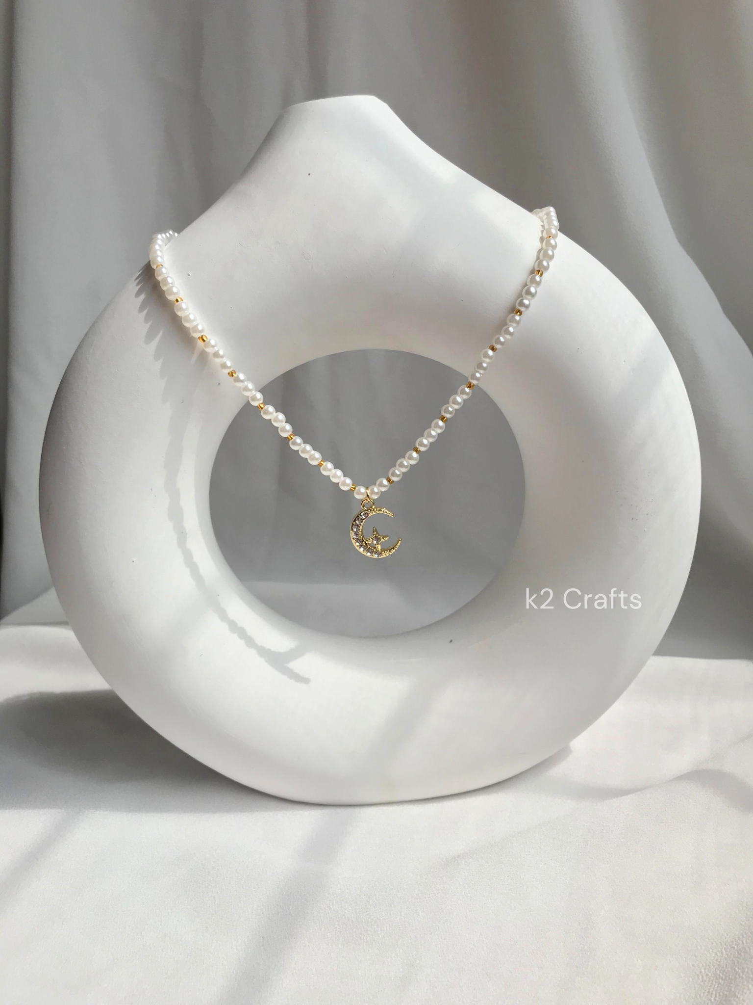 Pearl moon necklace