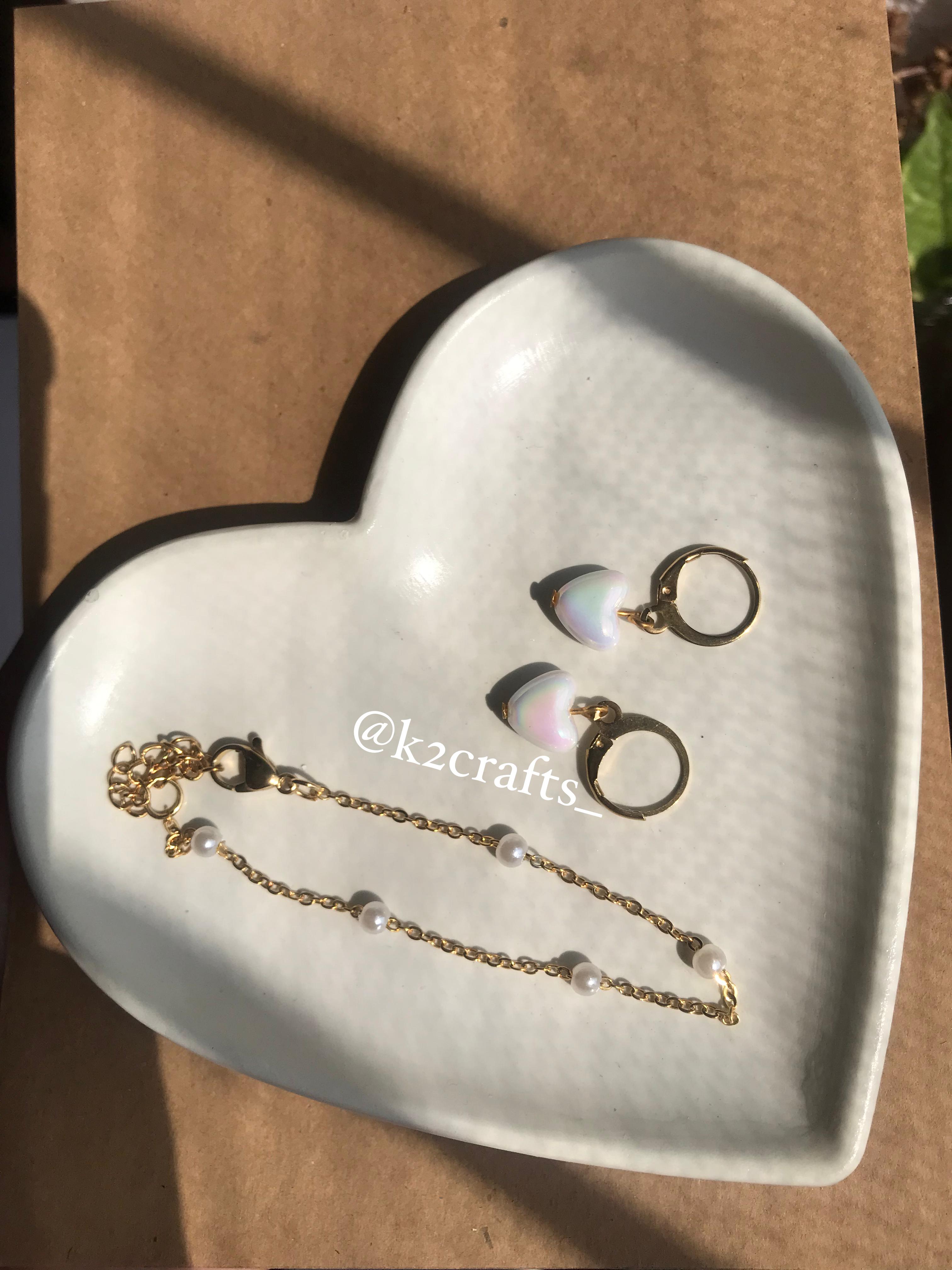 Pearly Chain Bracelet and White heart Earrings