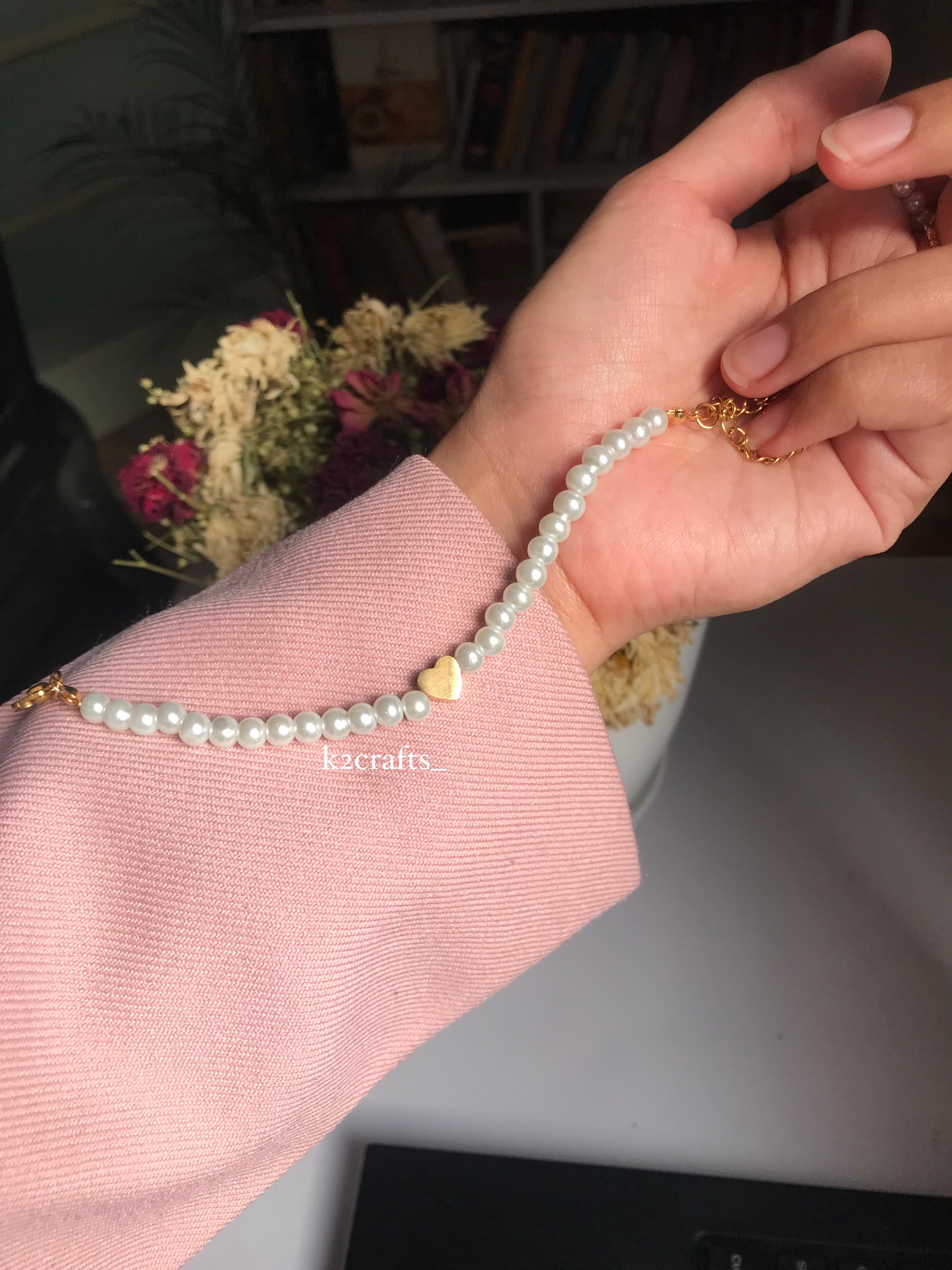 Pearl Bracelet with heart center 