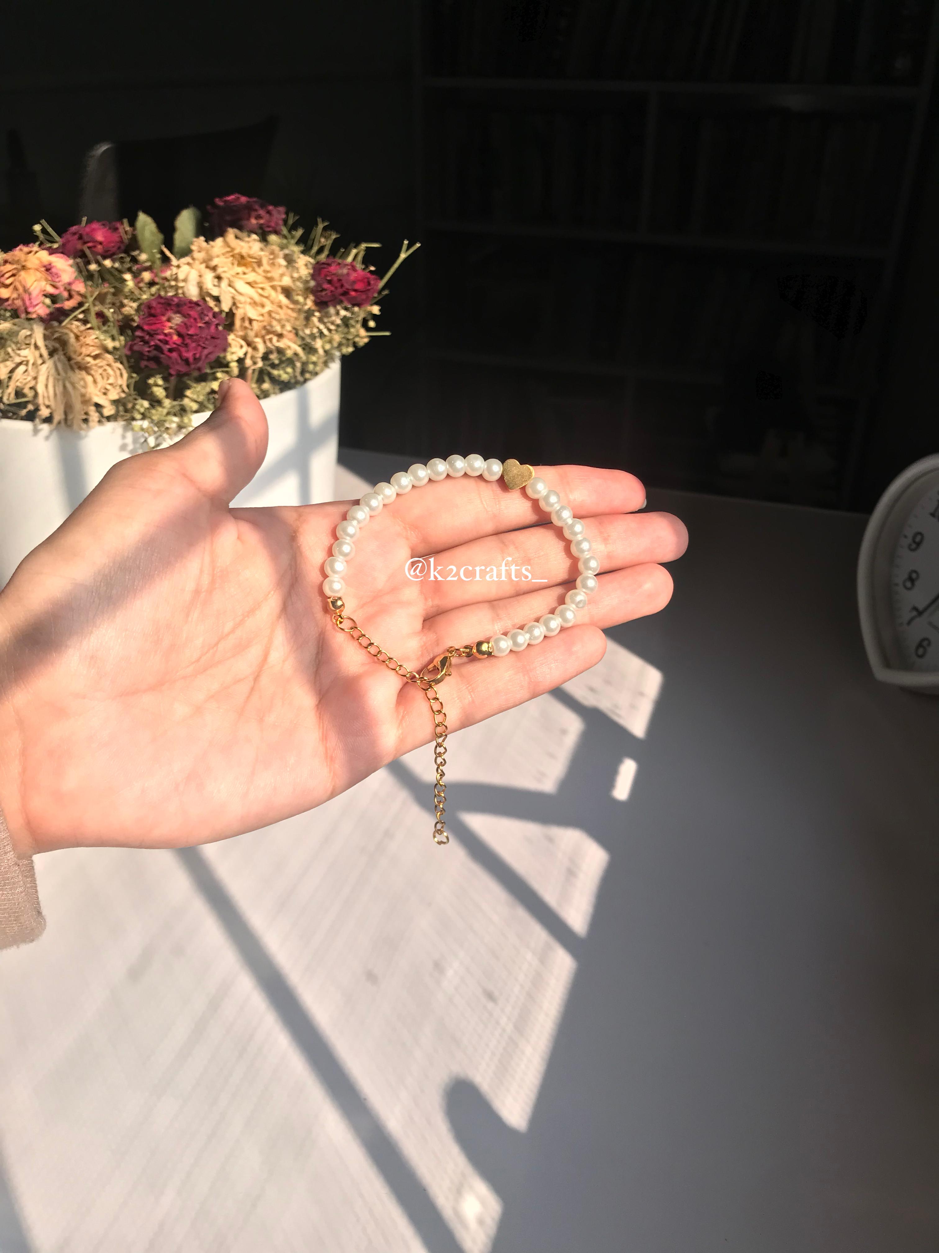 Pearl Bracelet with heart center 