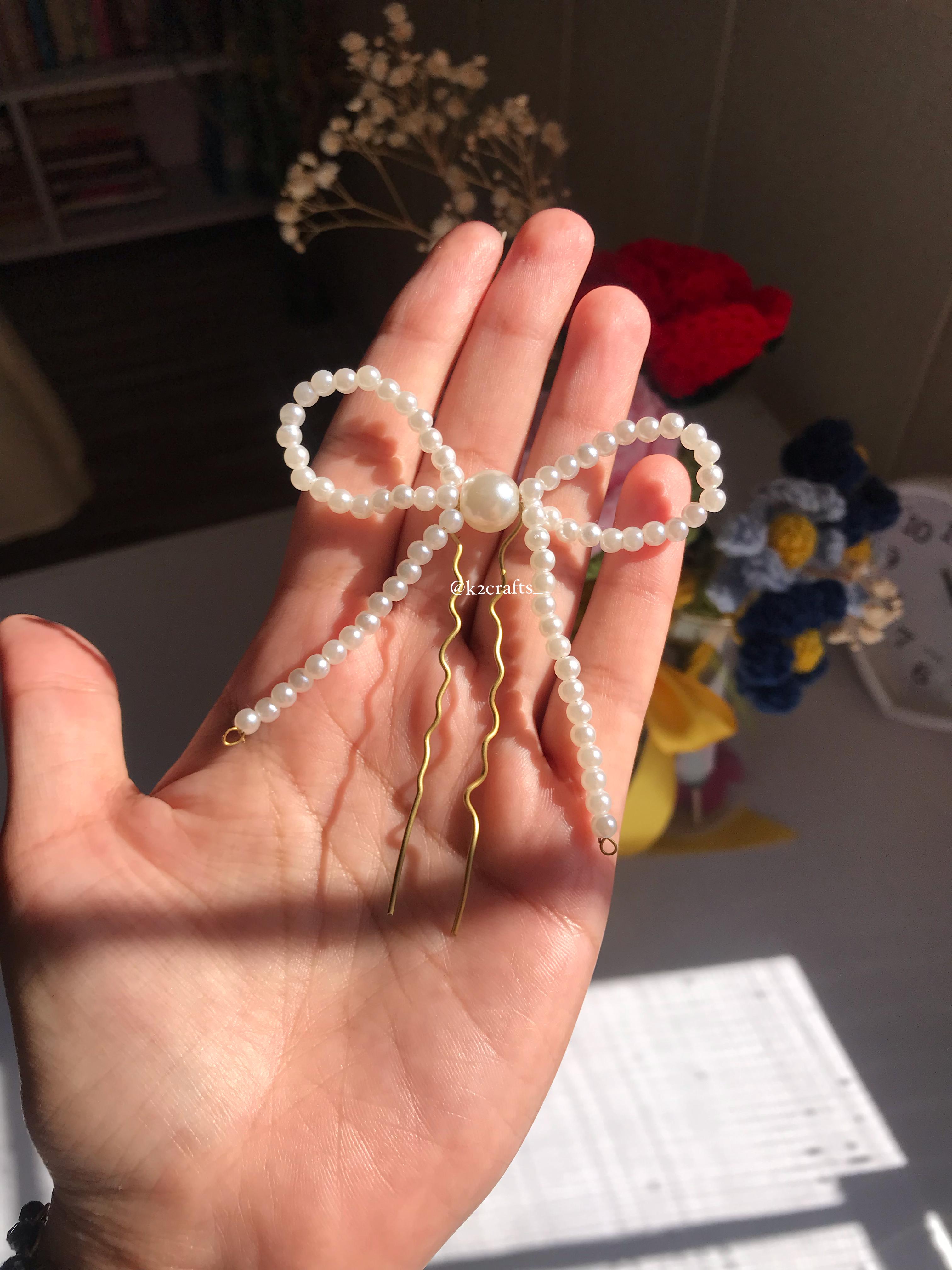 Pearl Bow Hair Fixator