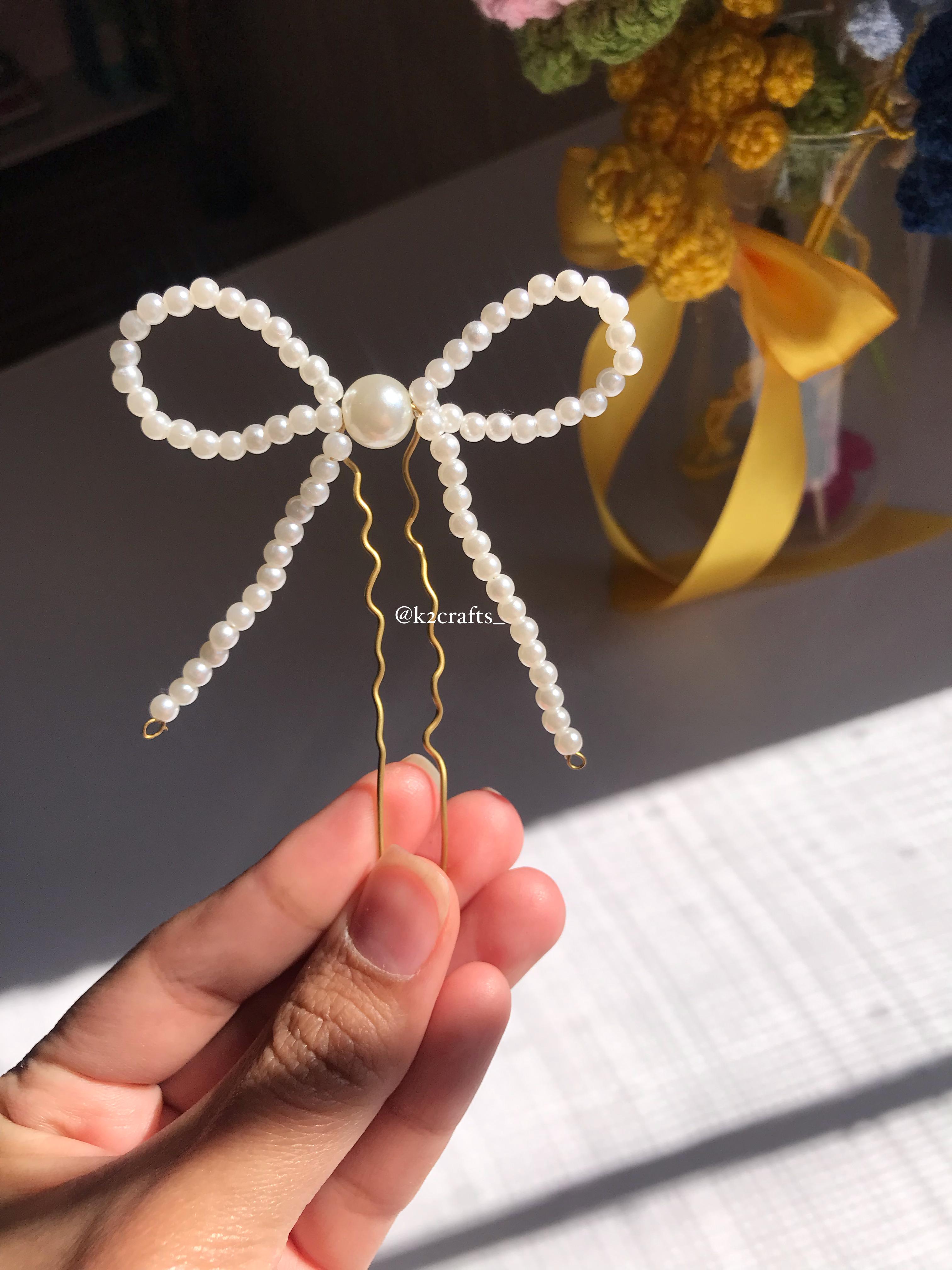 Pearl Bow Hair Fixator