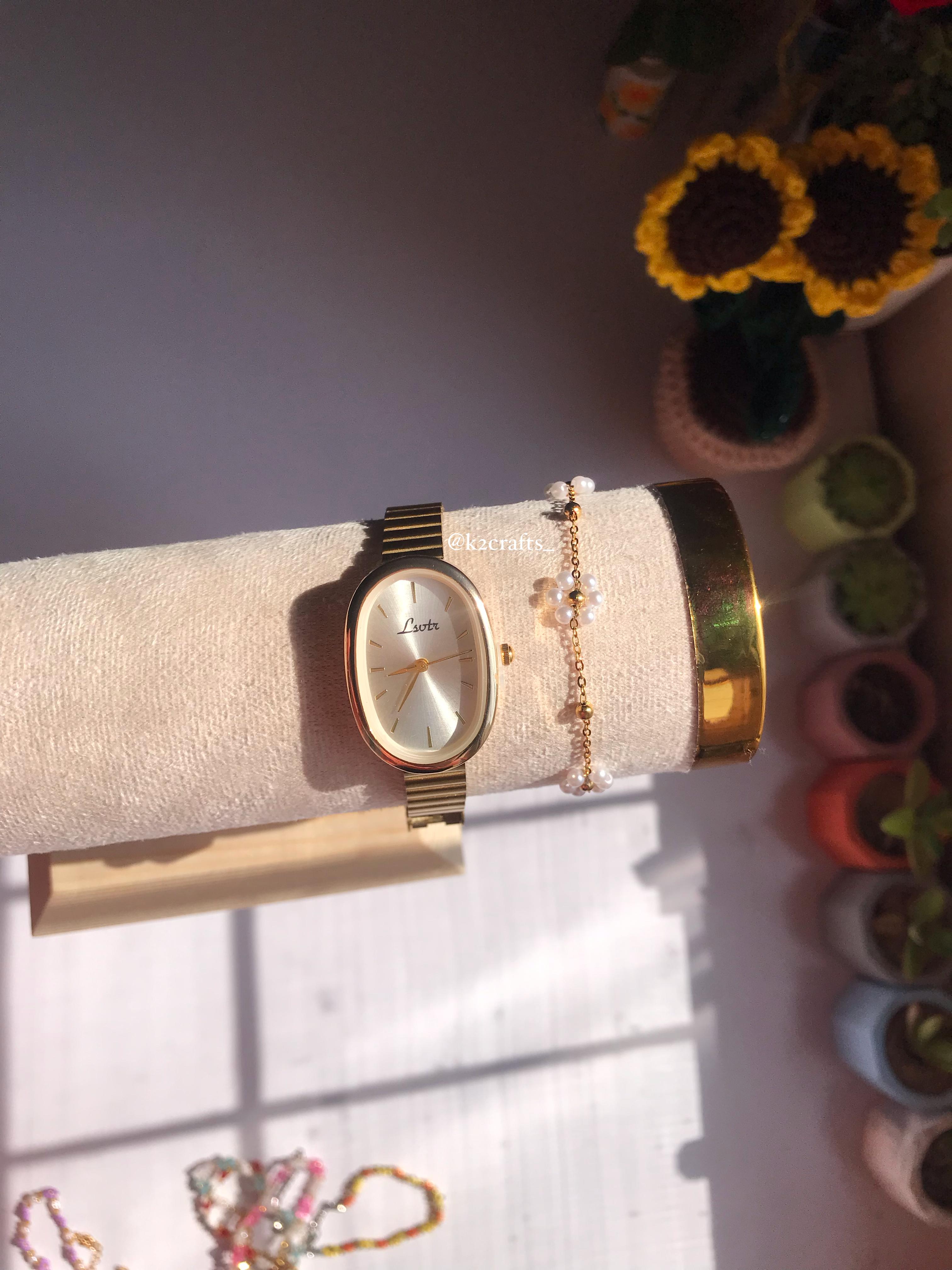 Luxury Vintage Golden Watch and Daisy Chain Bracelet