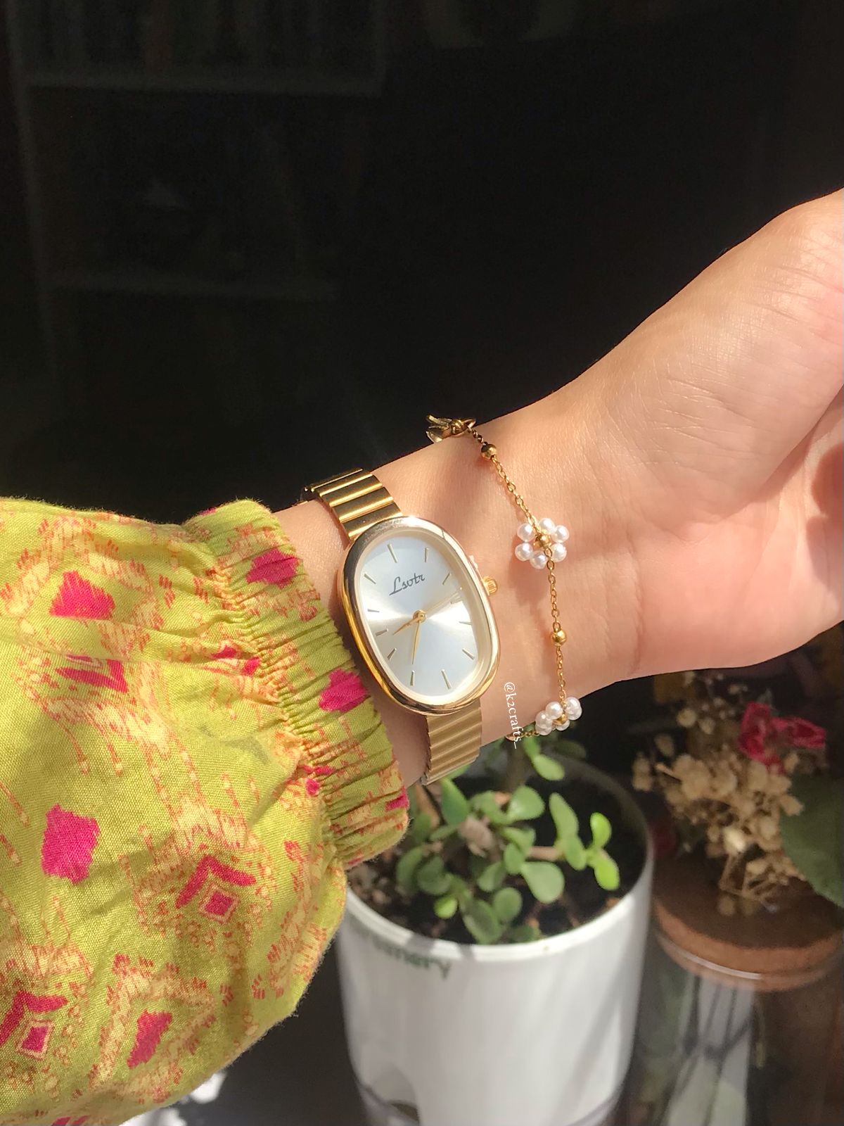 Luxury Vintage Golden Watch and Daisy Chain Bracelet