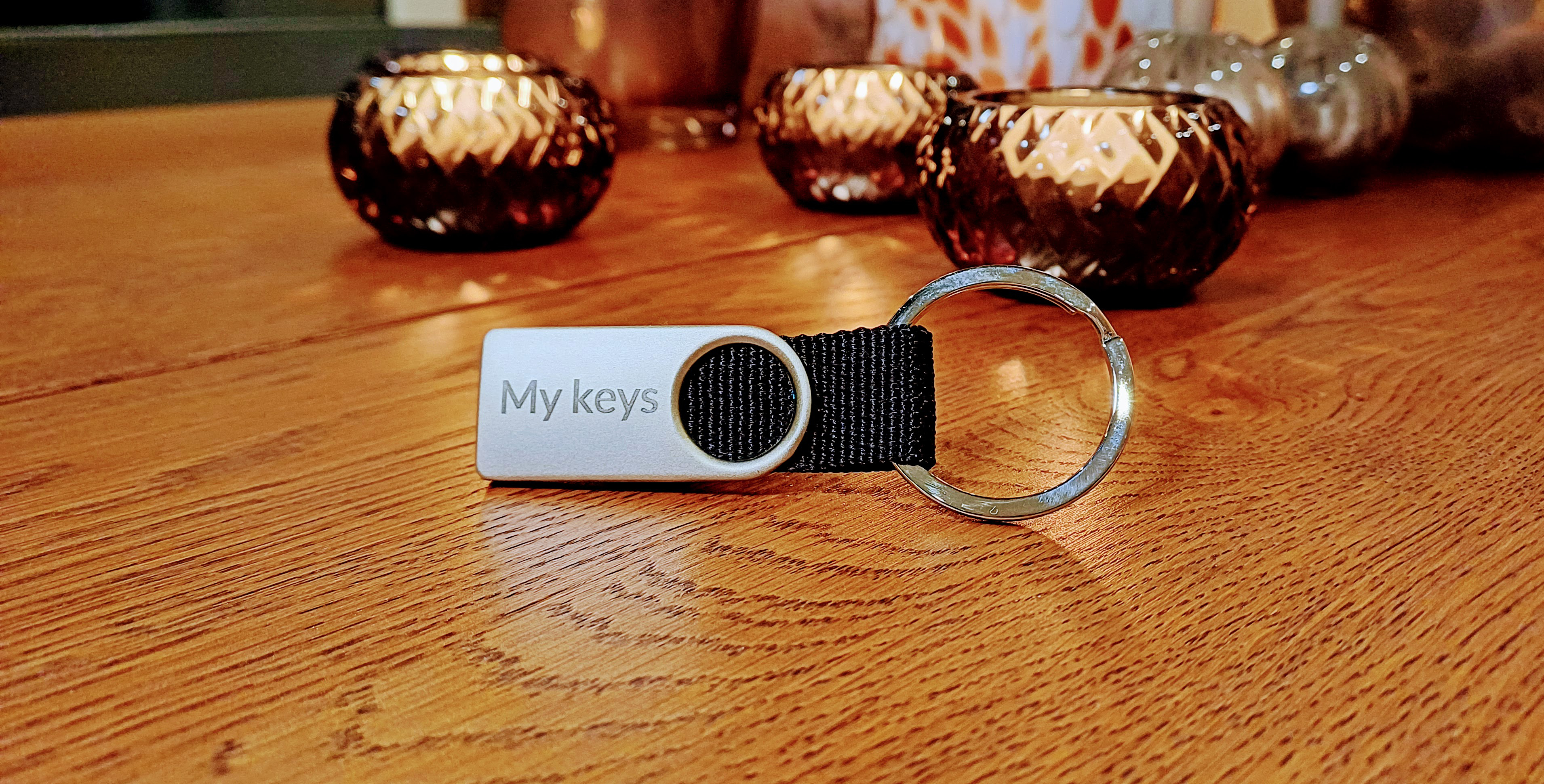 Porte-clés métal et tissu croisé