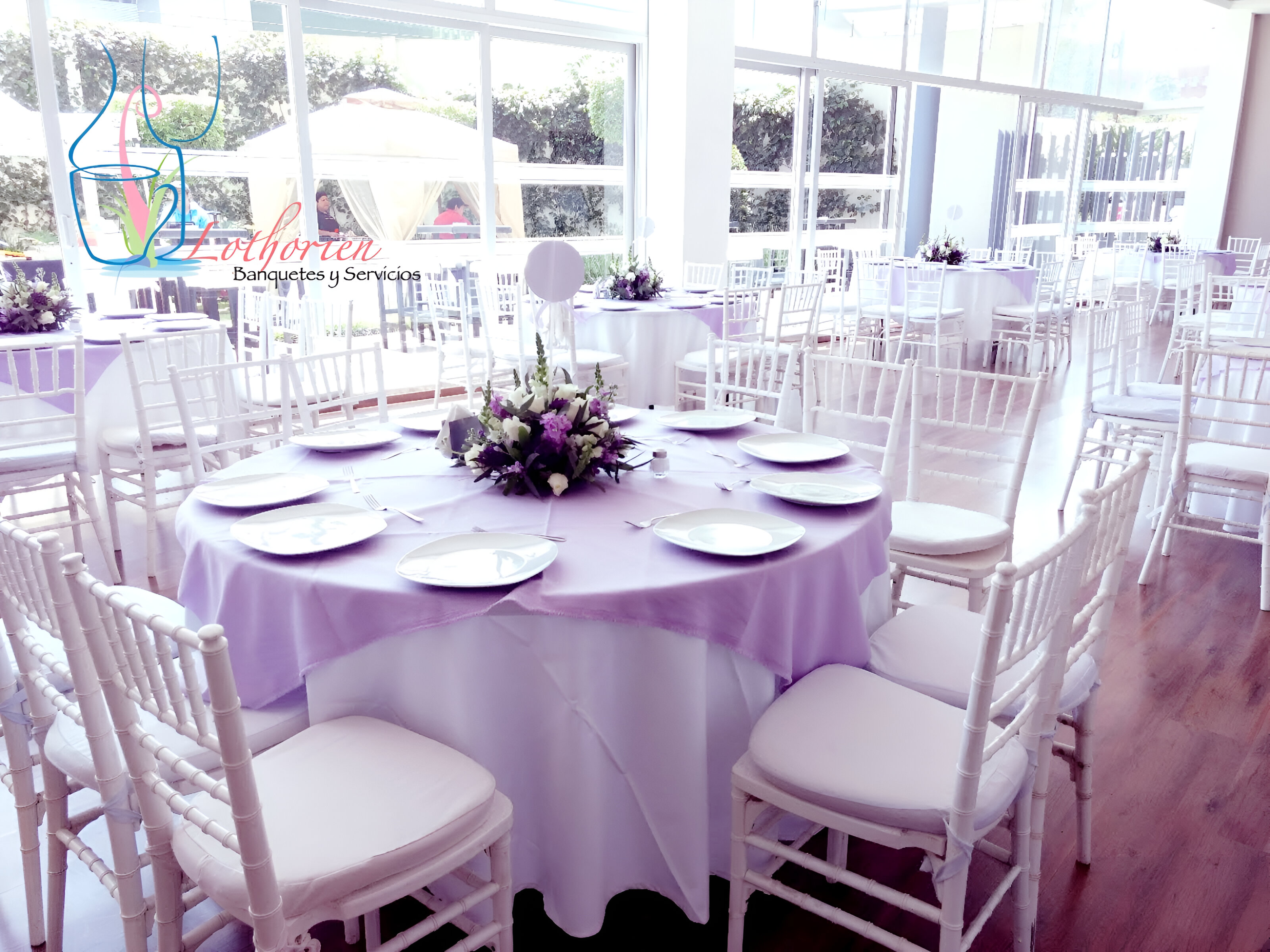 Mesa redonda y silla Tiffany