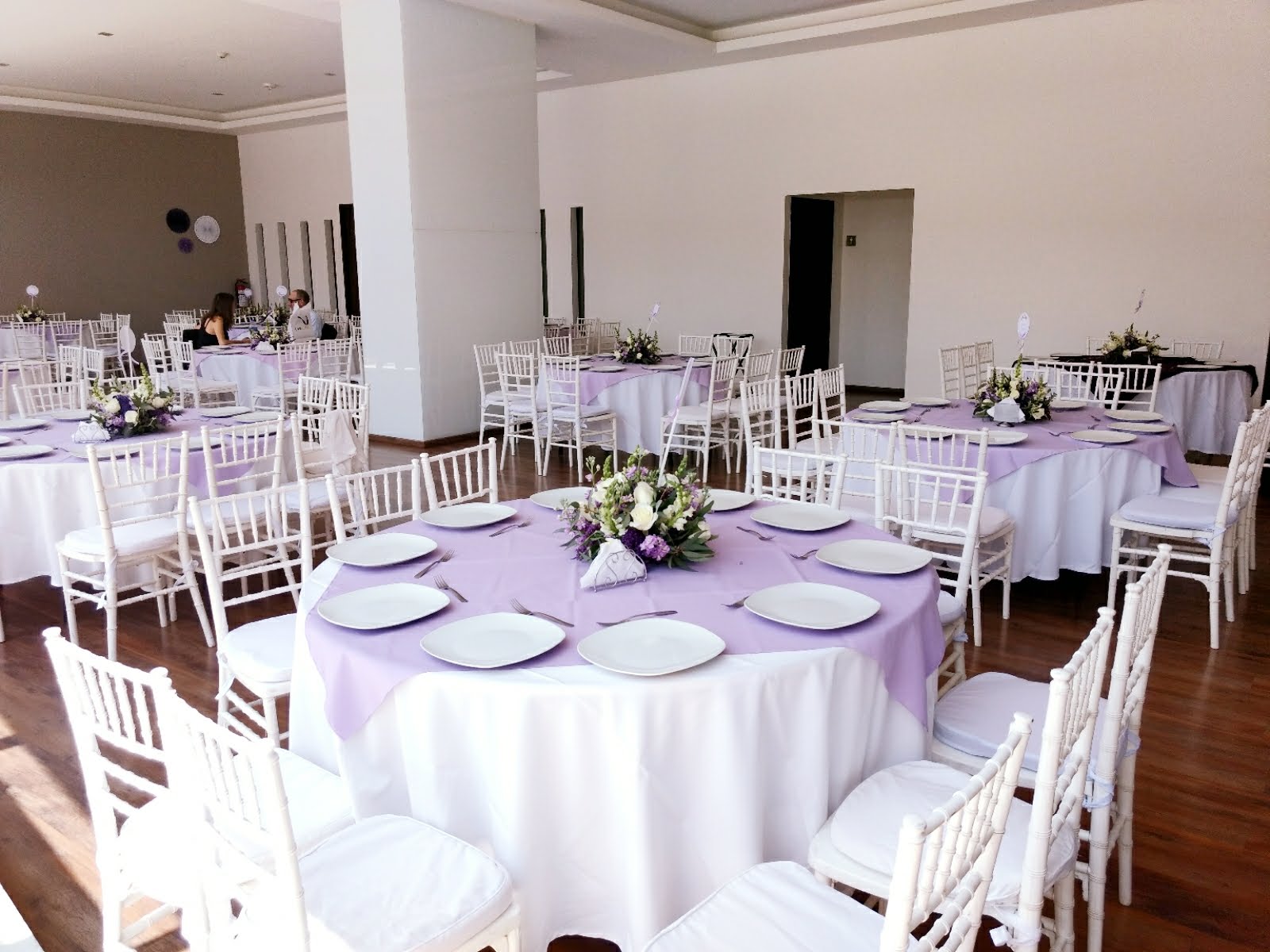 Mesa redonda y silla Tiffany