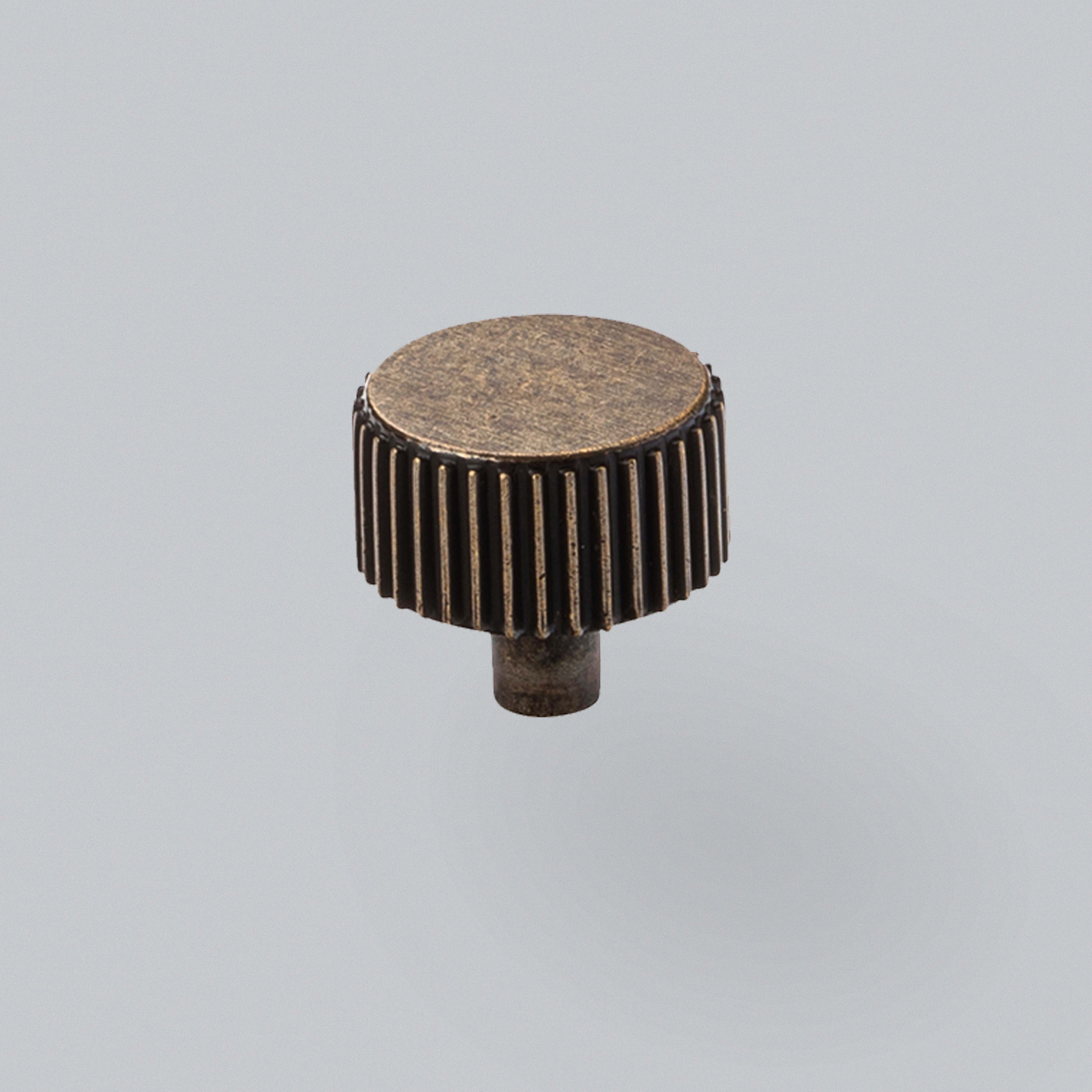 Barrington Knob Handle