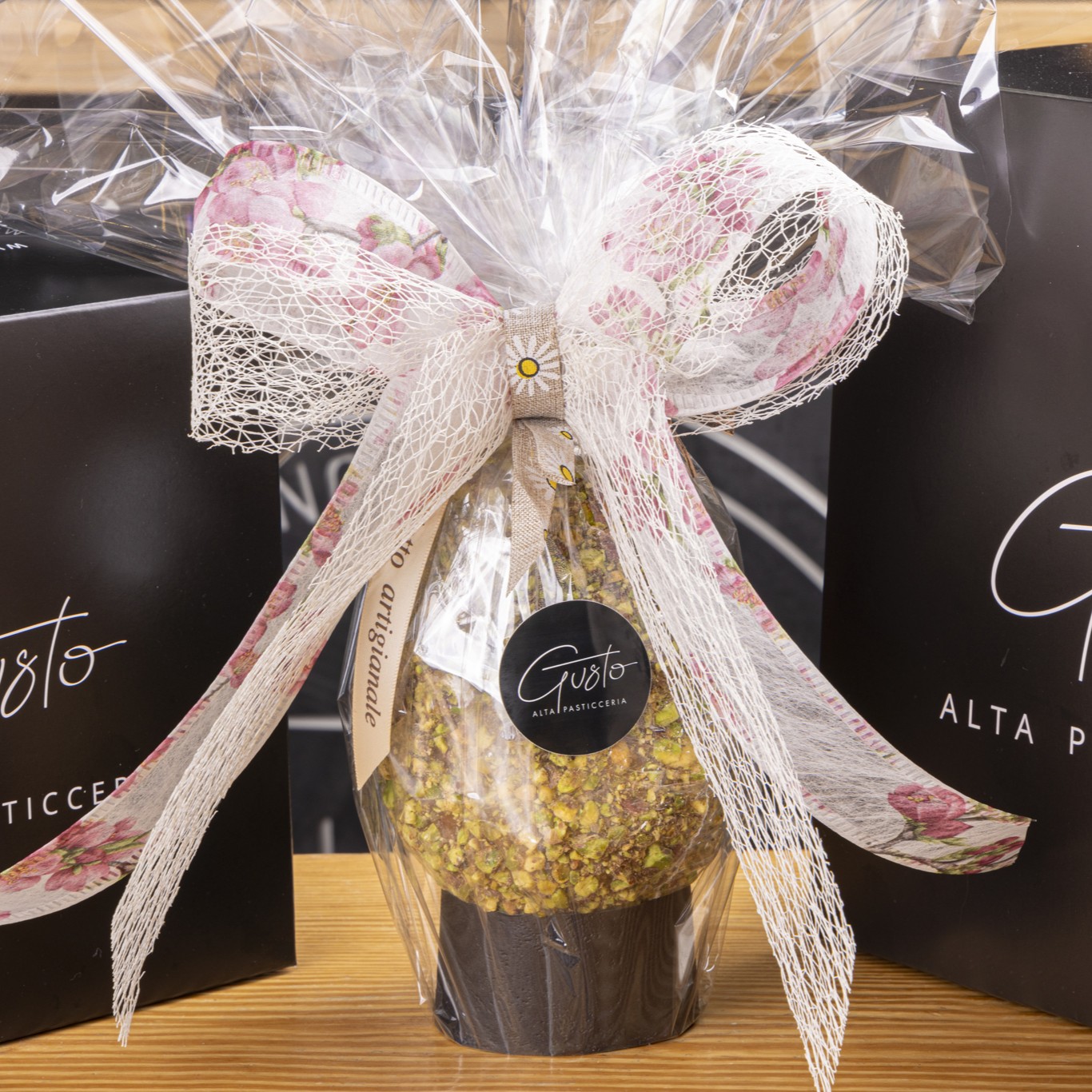 uovo cioccolato fondente e pistacchi