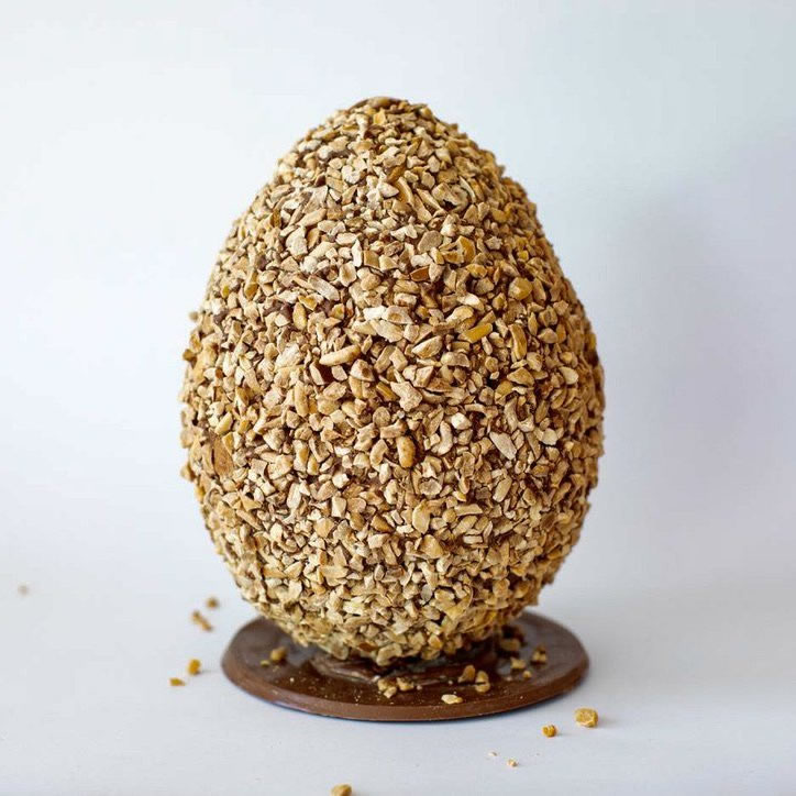 uovo cioccolato fondente e nocciole