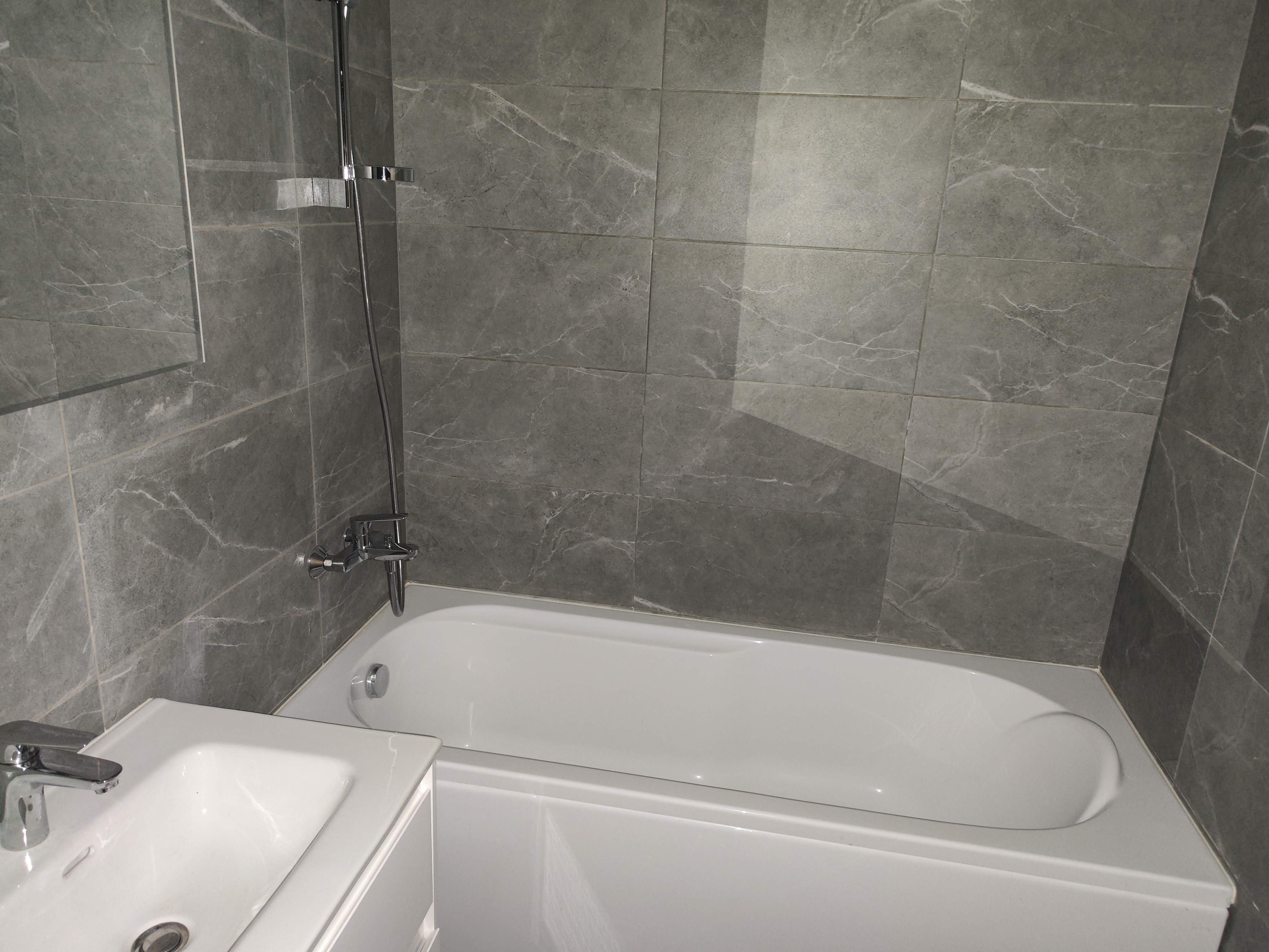 Įrengtas 4-ių kambarių naujas butas - 77,00 kv. m.