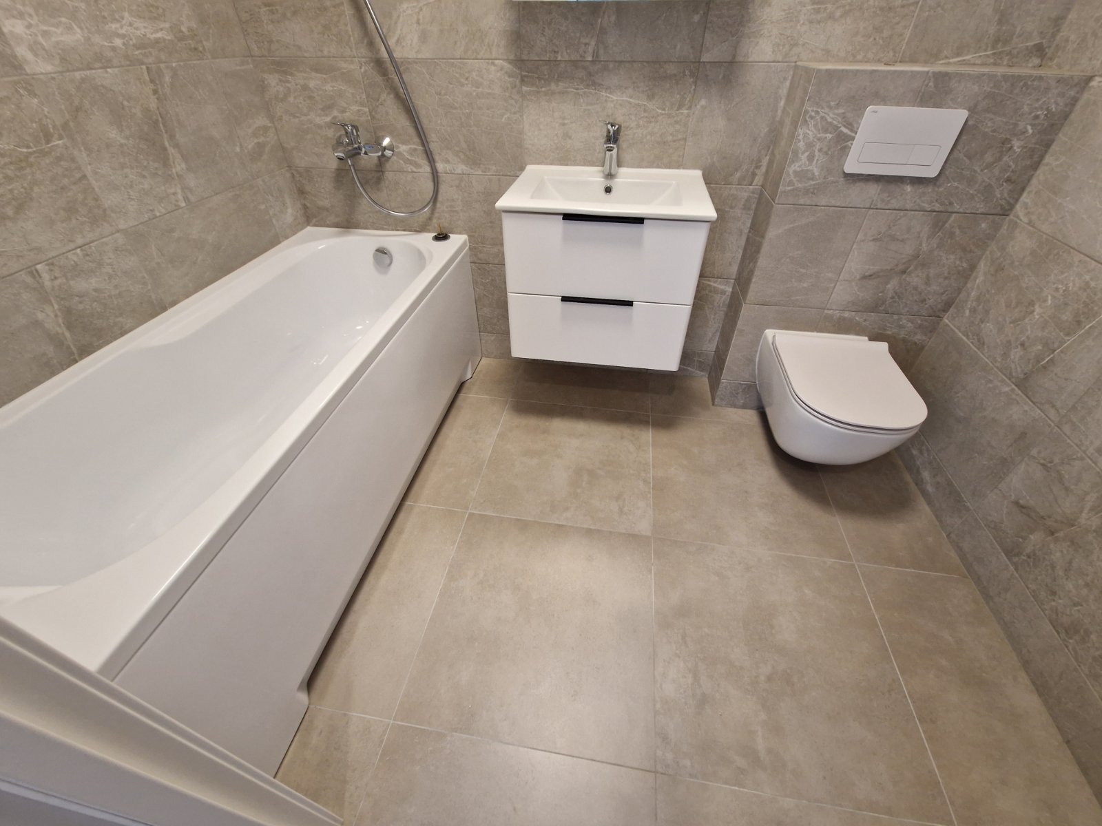 3-jų kambarių butai - 75,00-83,00 kv. m.