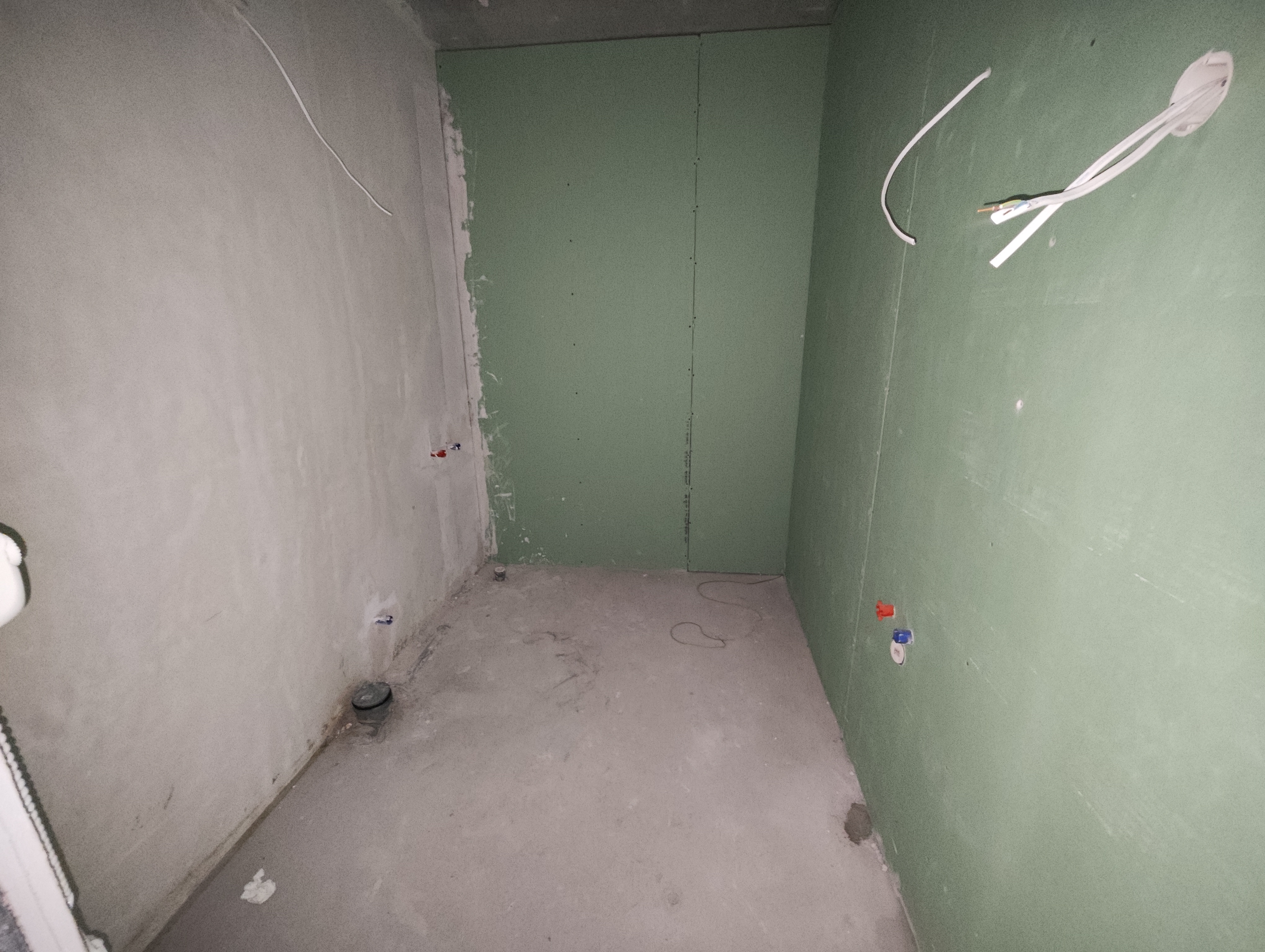 3-jų kambarių butas - 70,00 kv. m. su daline apdaila