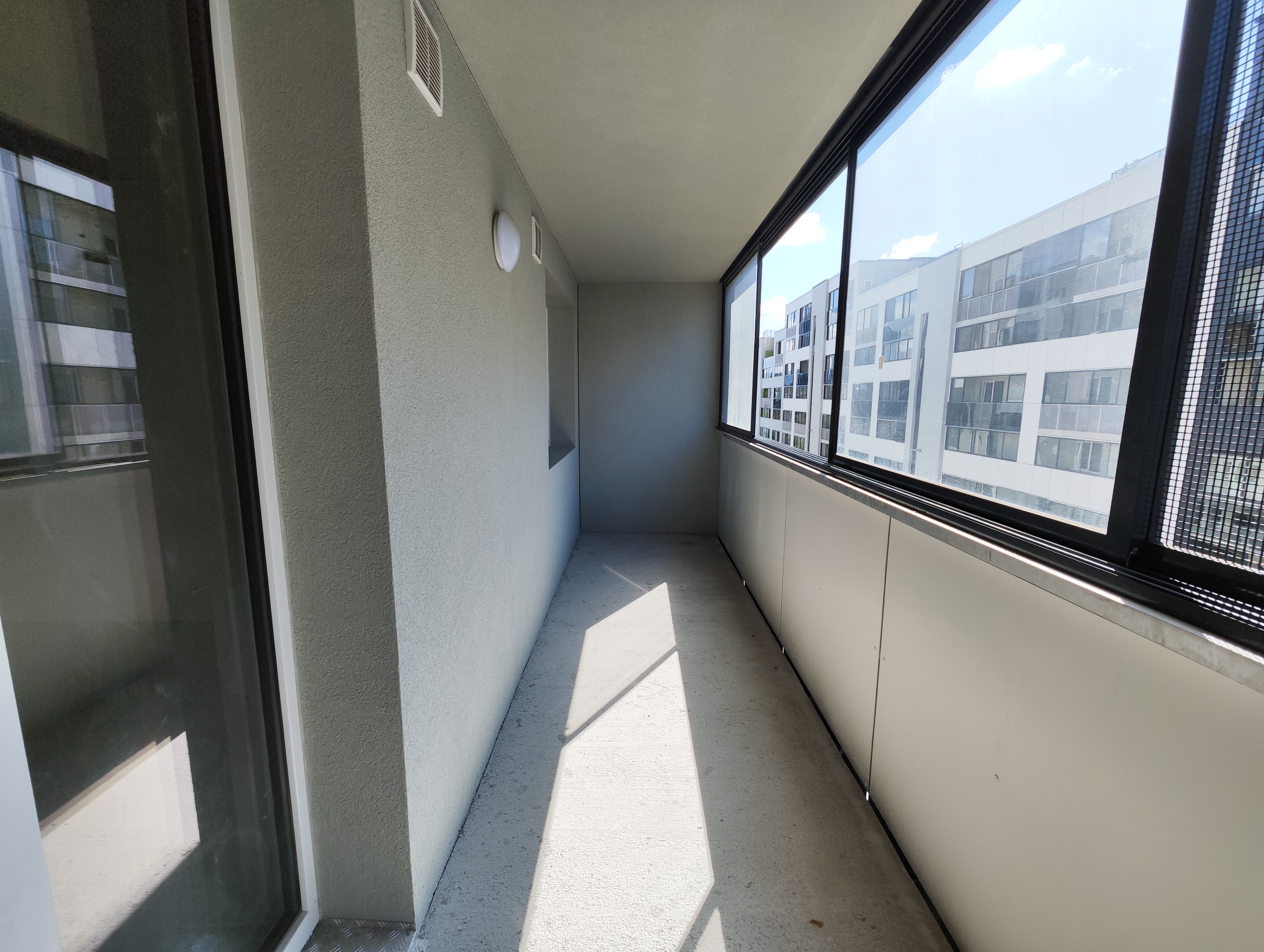 3-jų kambarių butas - 70,00 kv. m. su daline apdaila