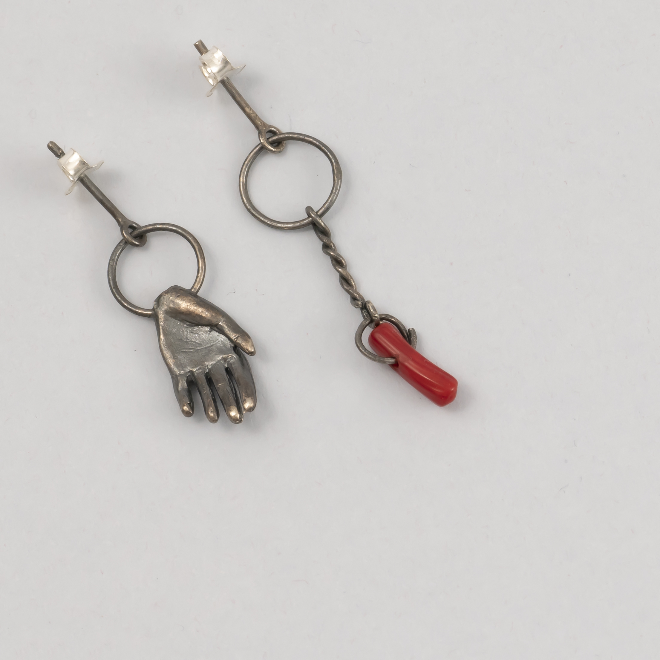 Pendientes mano con coral