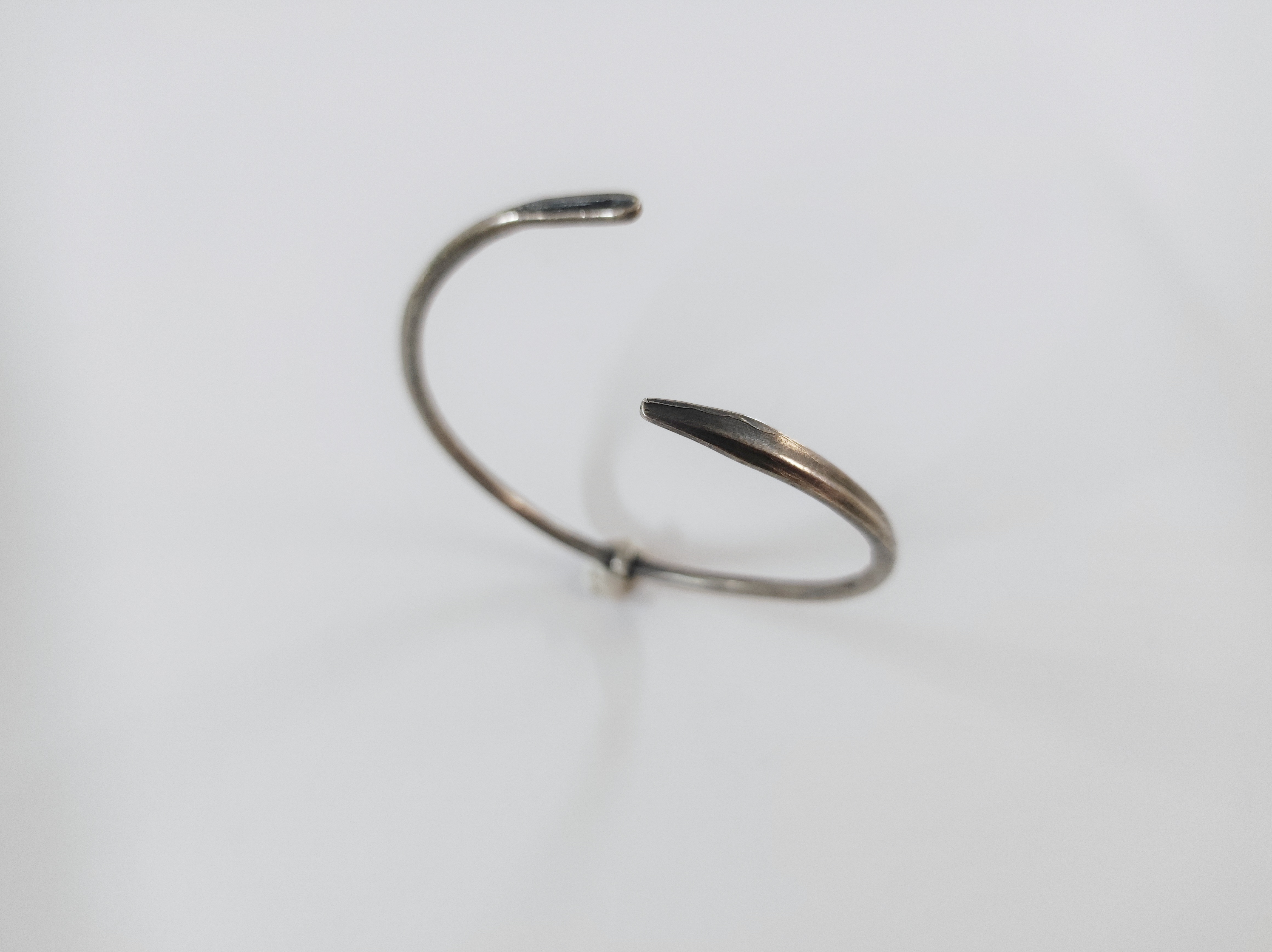 Pulsera aguja de plata