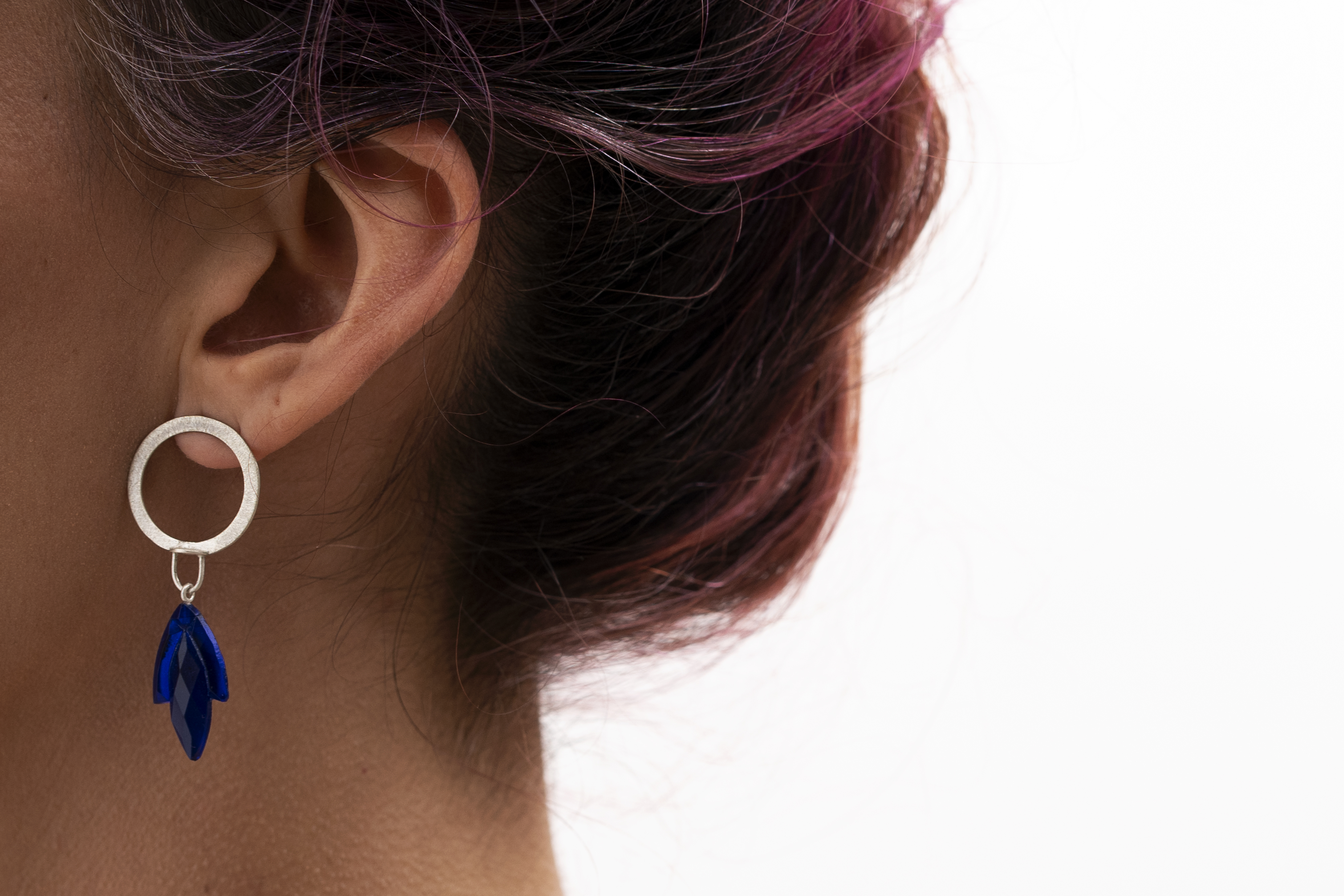 Pendientes círculo con cristal rombo