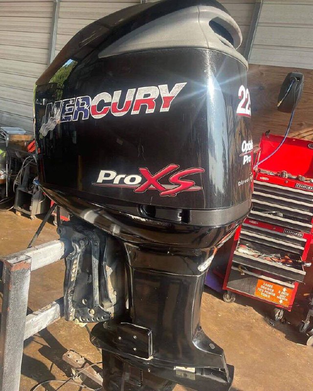 Mercury outboard 225hp four stroke