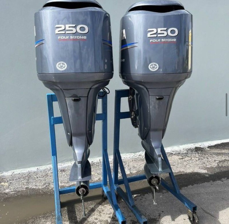 Yamaha outboard ( 250 hp four-stroke engines)