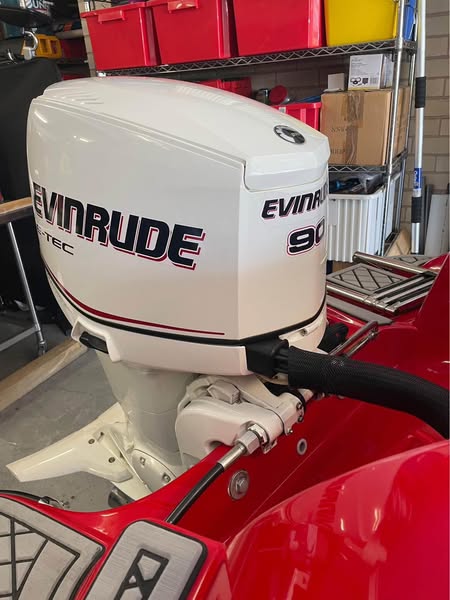 Evinrude E-TEC 90hp
