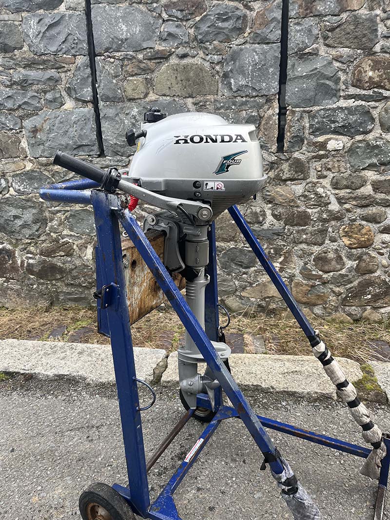 Used 2.3hp Honda – manual start, tiller control, short shaft, four stroke