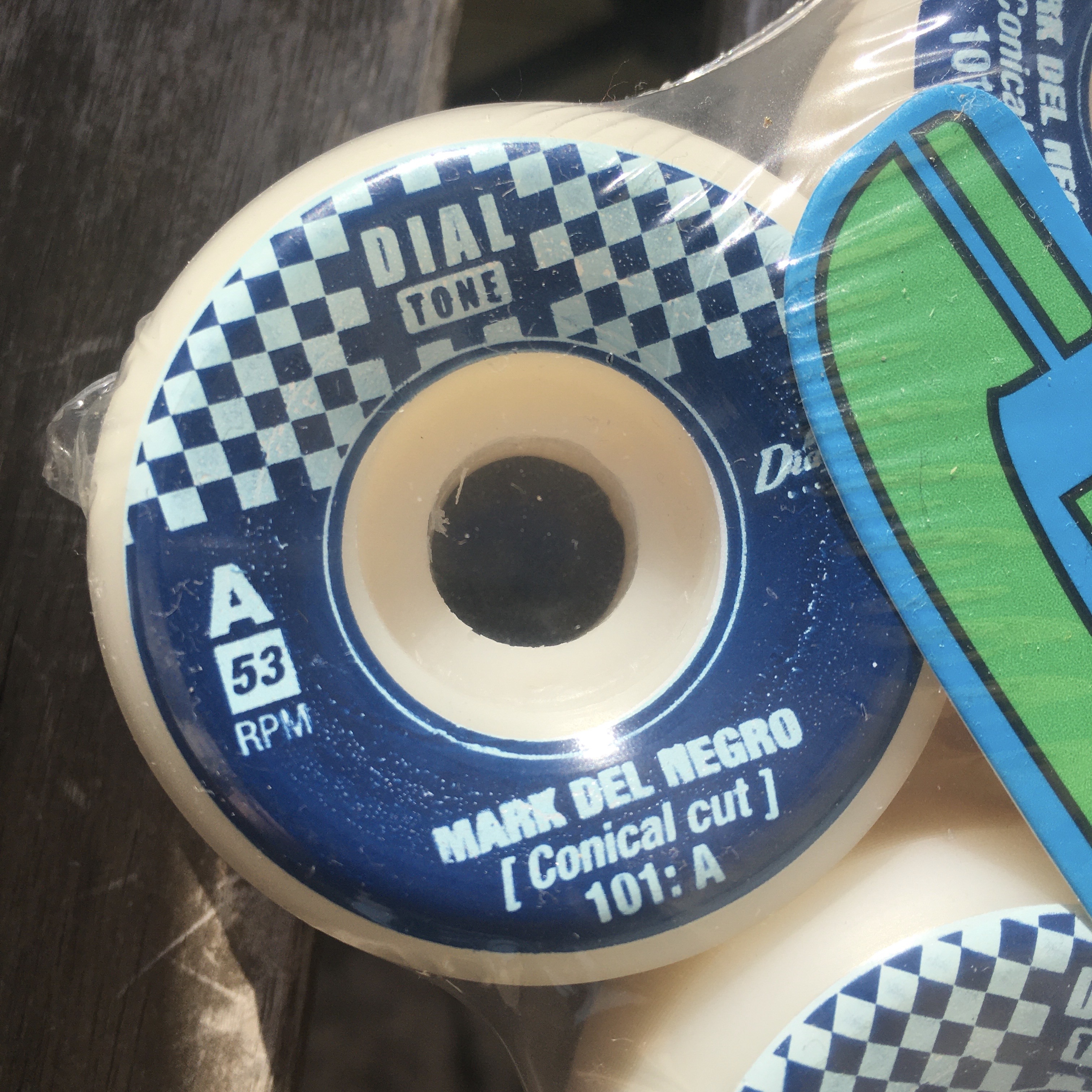 53 Dial Tone - MFG Capitol Del Negro kerekek